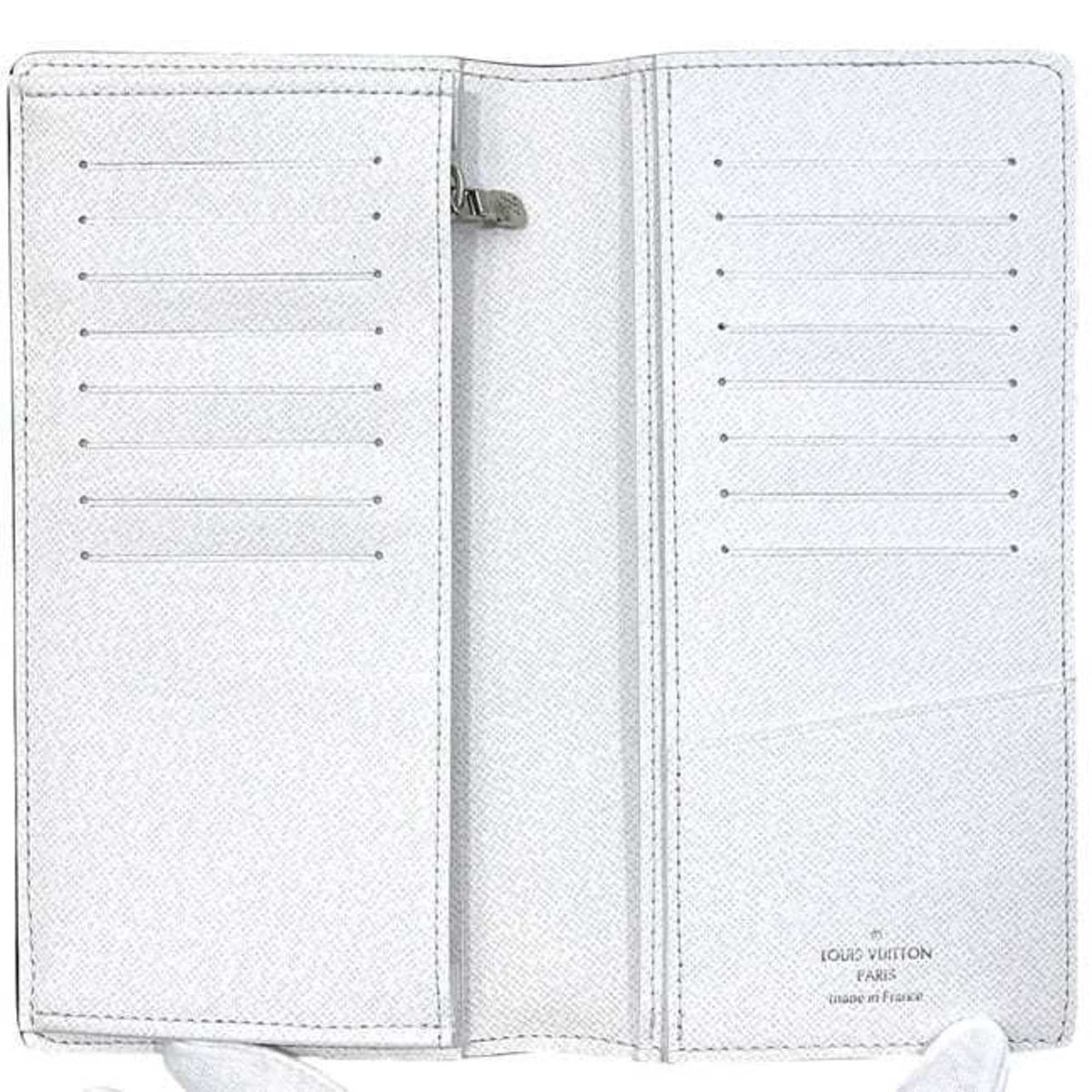 Louis Vuitton White Taiga Leather Monogram Long Wallet (Bi-Fold) (Pre-Owned)