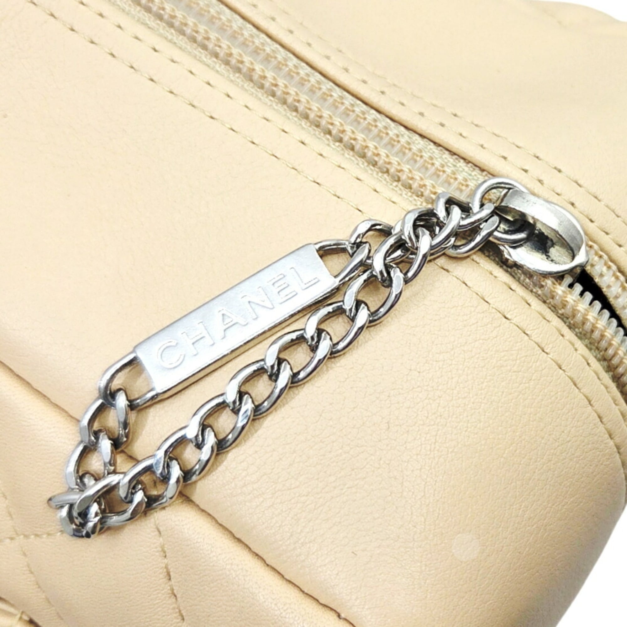 Chanel Beige Black Leather Shoulder Bag (Pre-Owned)