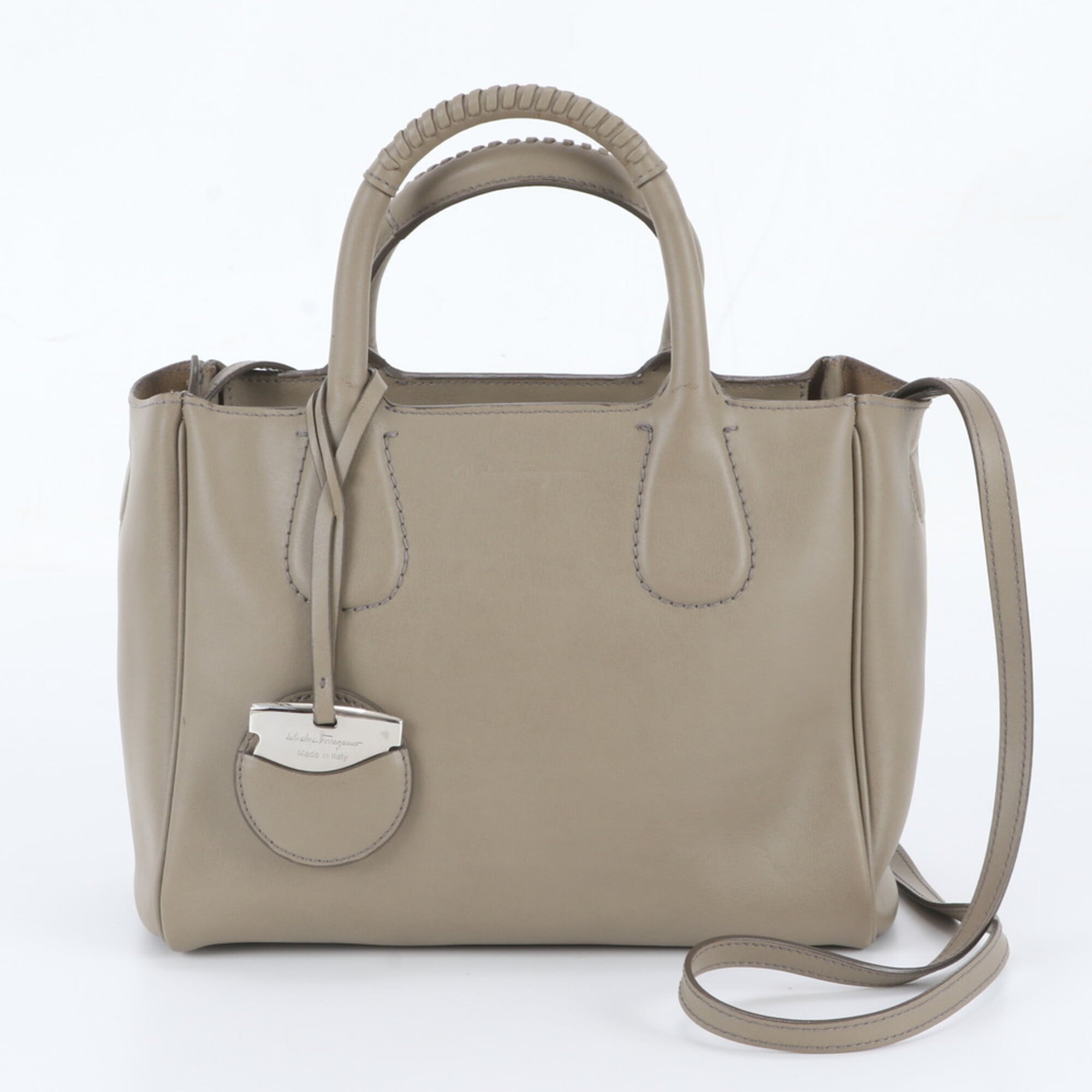 Salvatore Ferragamo Grayish Leather Shoulder Bag (Pre-Owned)