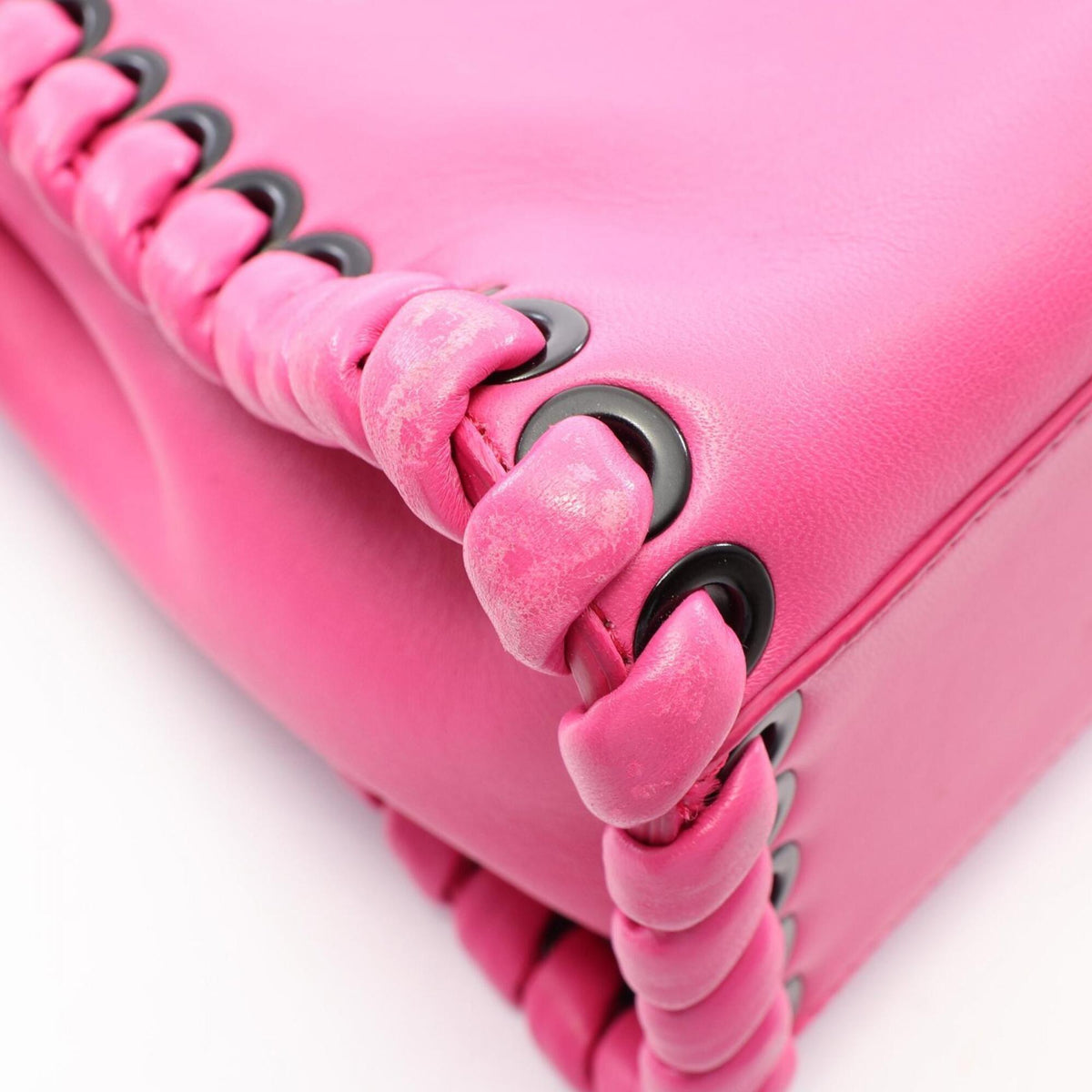 Fendi Pink Leather Handbag (Pre-Owned)