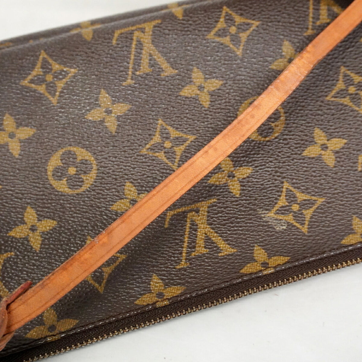 Louis Vuitton Brown Pouch (Pre-Owned)