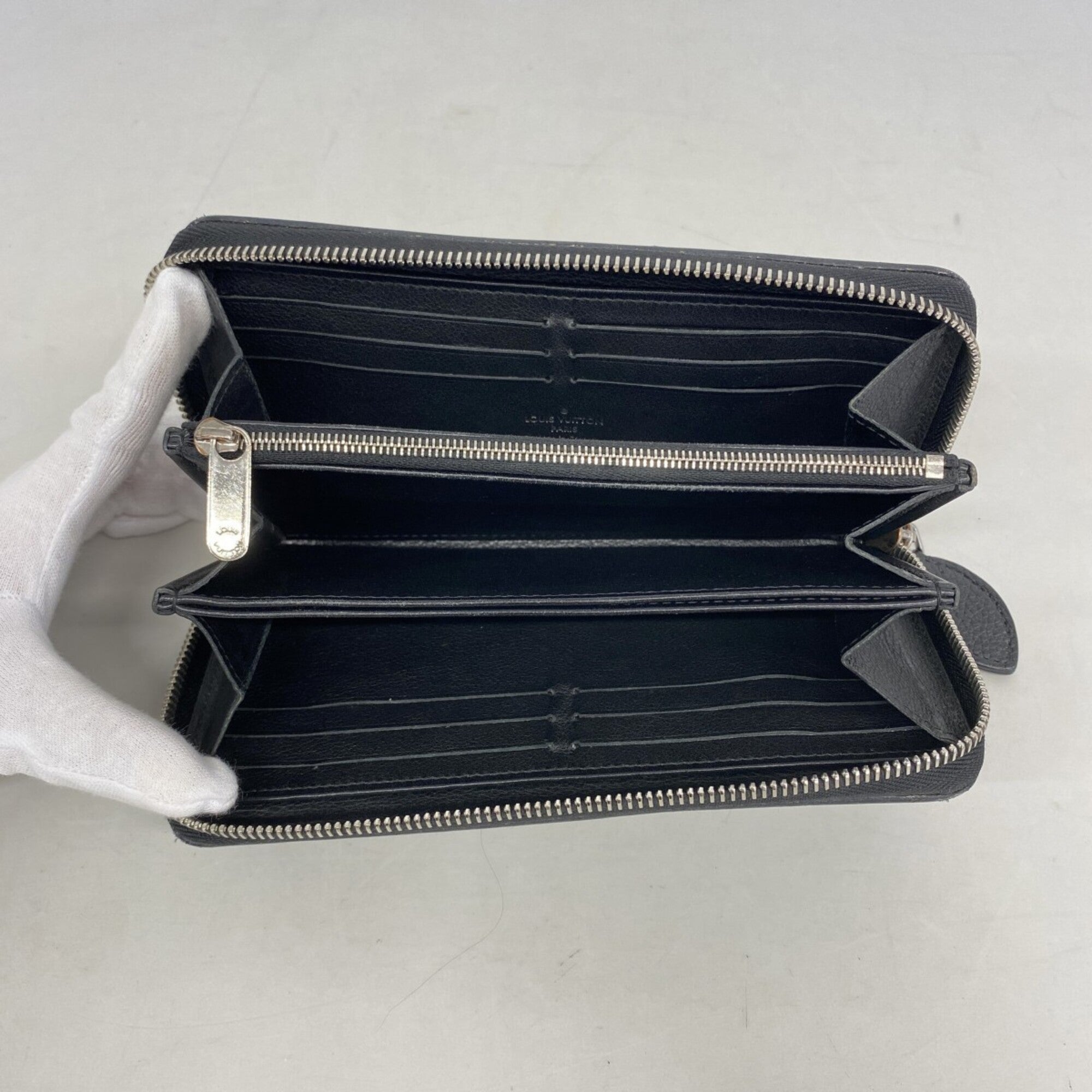 Louis Vuitton Noir Long Wallet (Bi-Fold) (Pre-Owned)