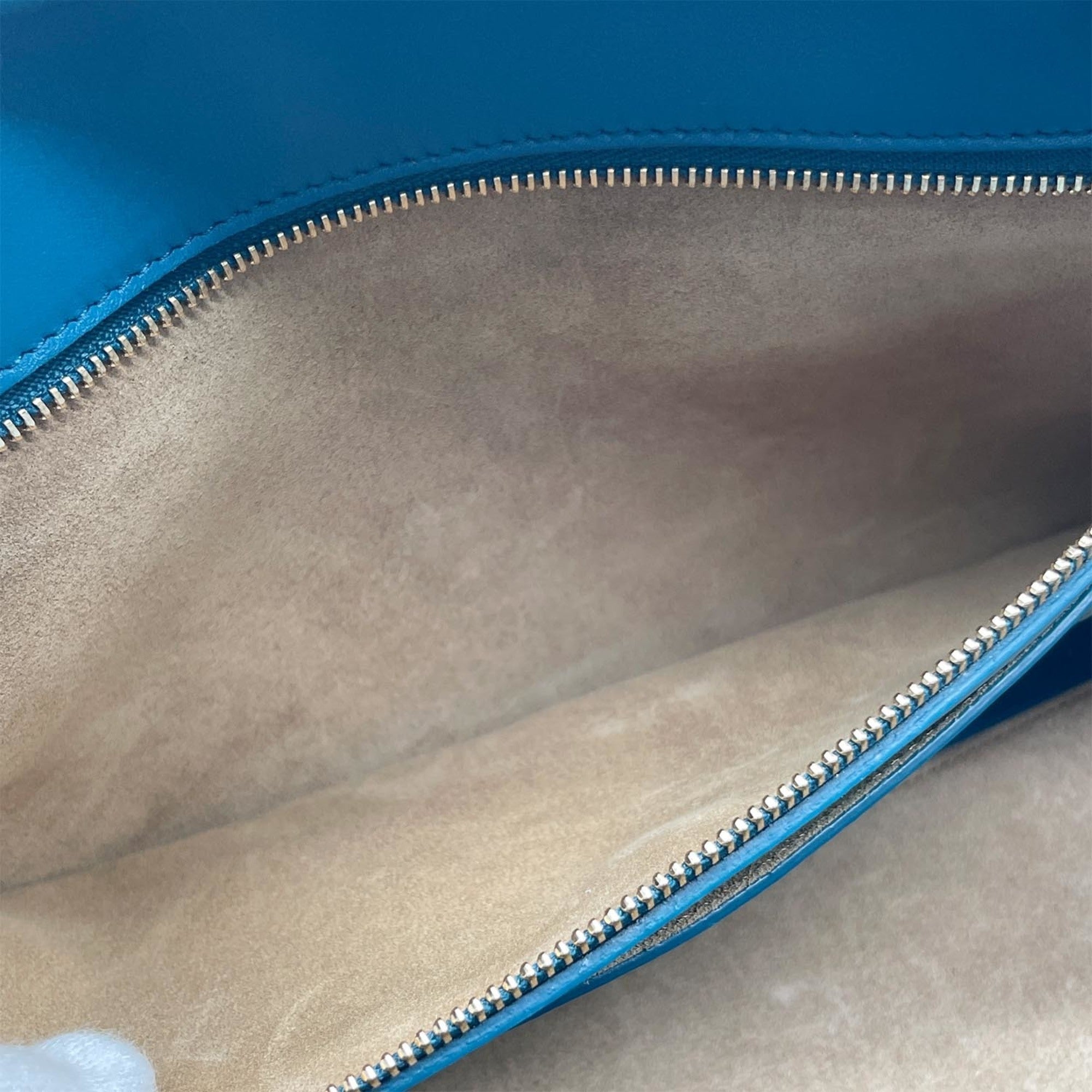 Loewe Blue Leather Shoulder Bag (Pre-Owned)