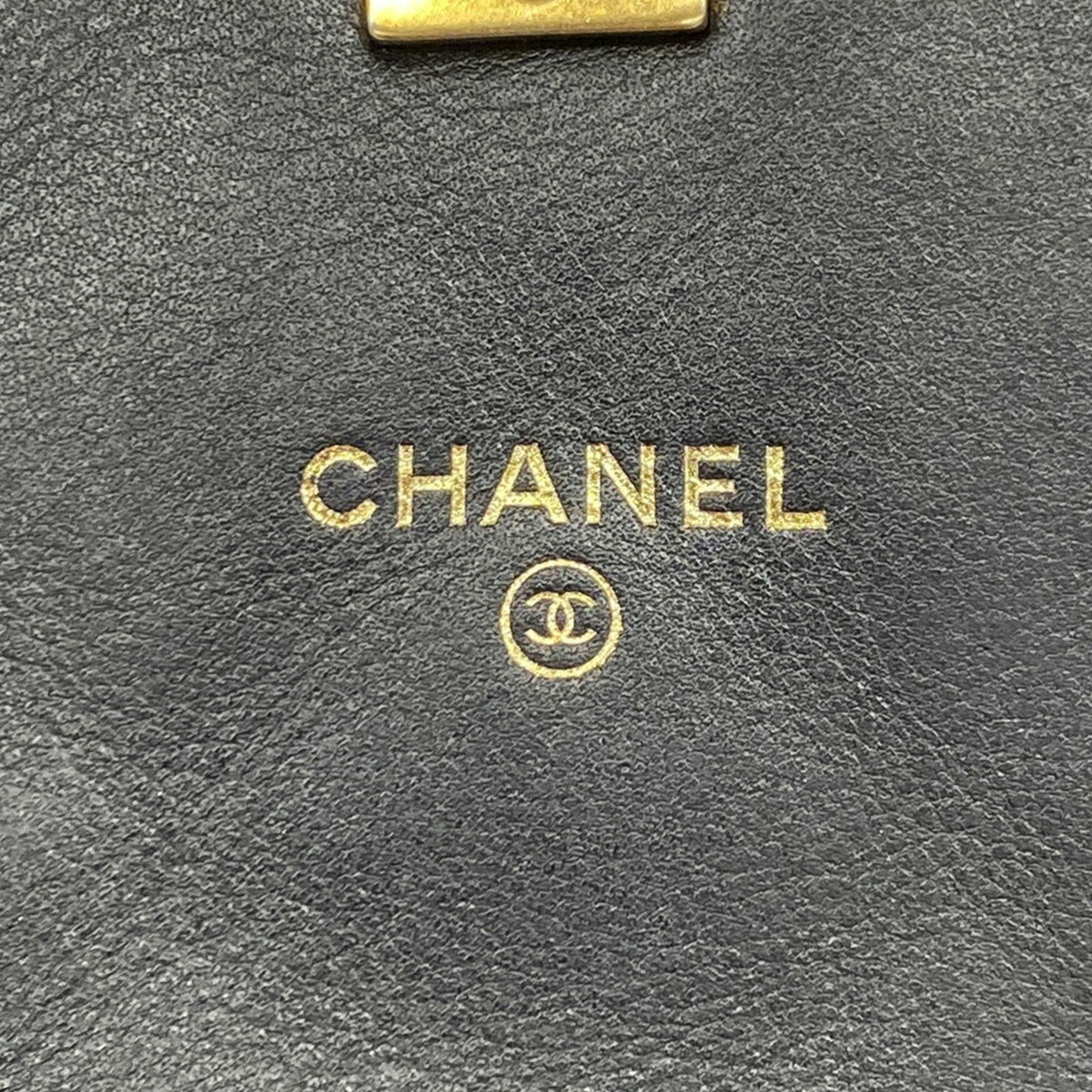 Chanel Black Leather Shoulder Bag (Pre-Owned)