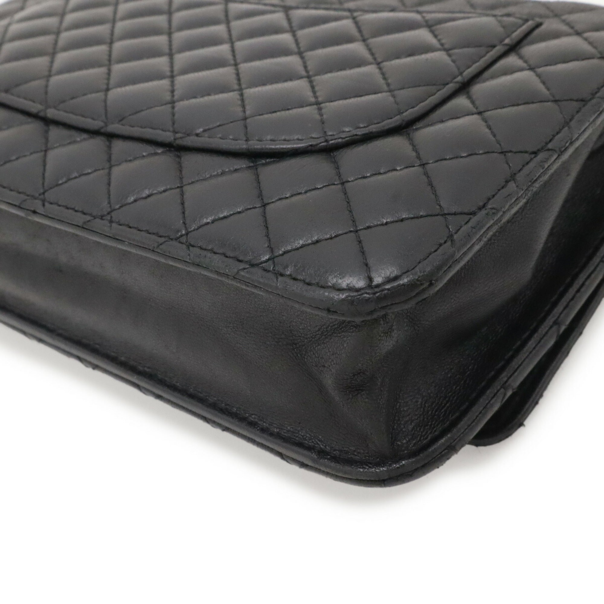 Chanel Black Leather Pochette Shoulder Bag (Pre-Owned)