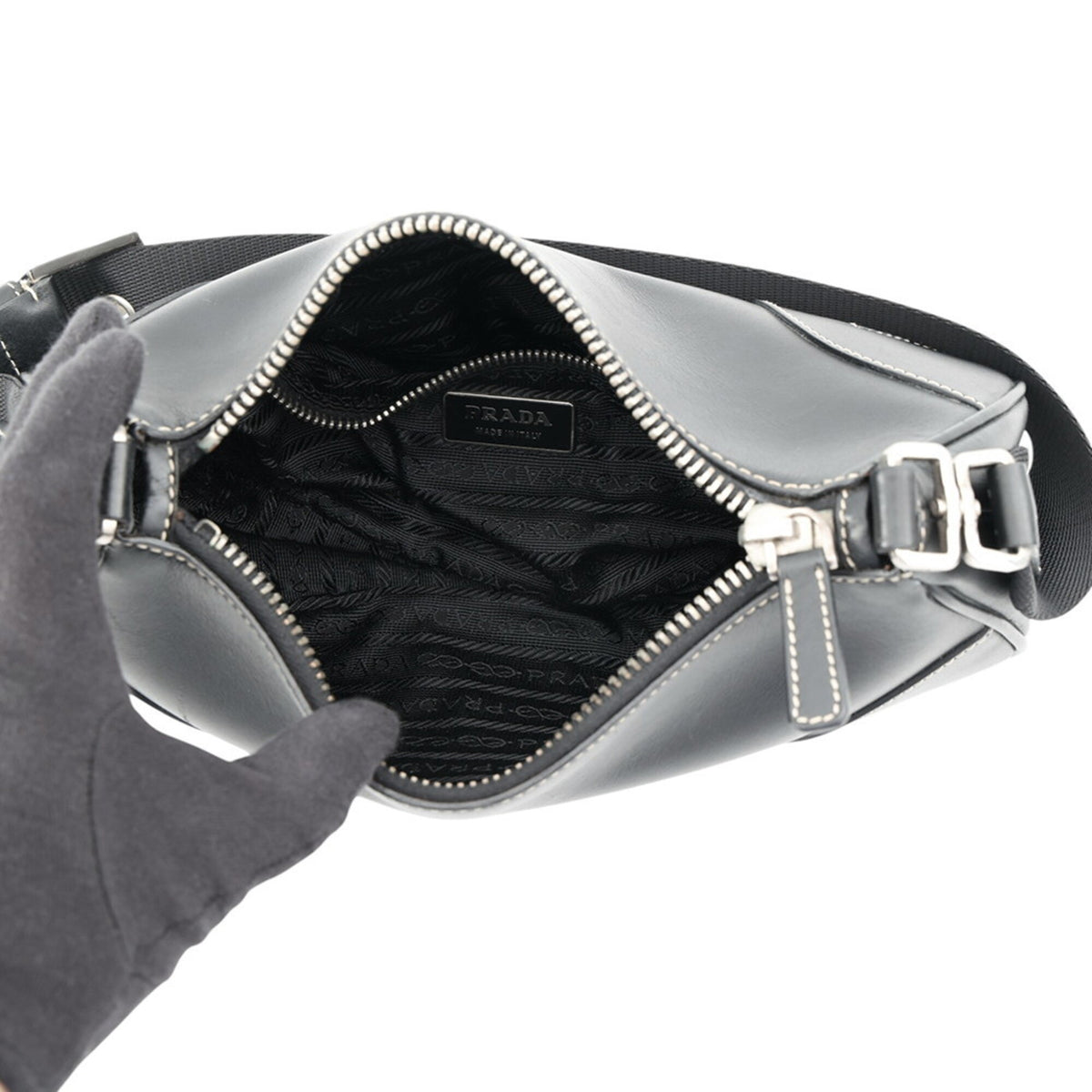 Prada Black Leather Handbag Shoulder Bag (Pre-Owned)