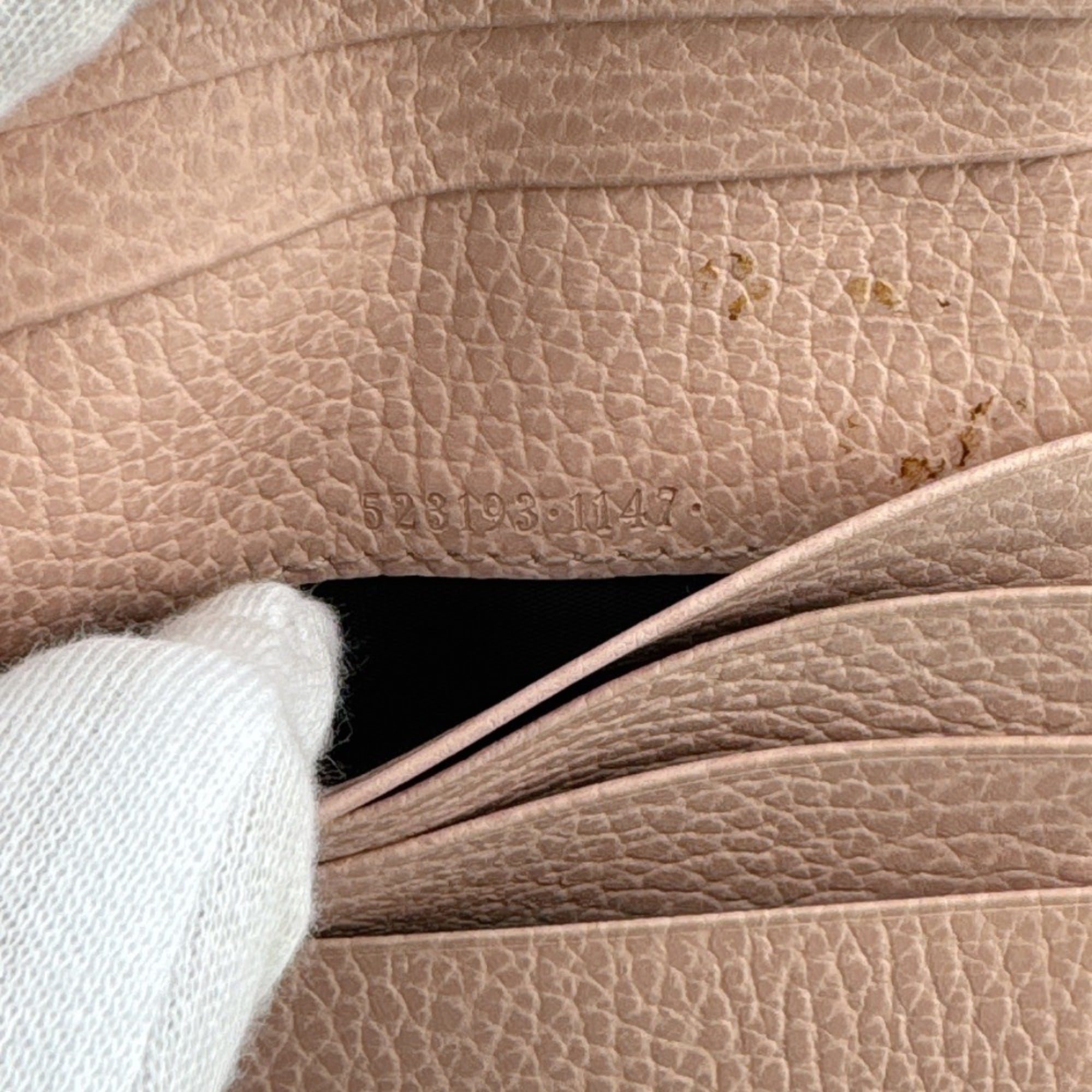 Gucci Pink Leather Wallet (Bi-Fold) (Pre-Owned)