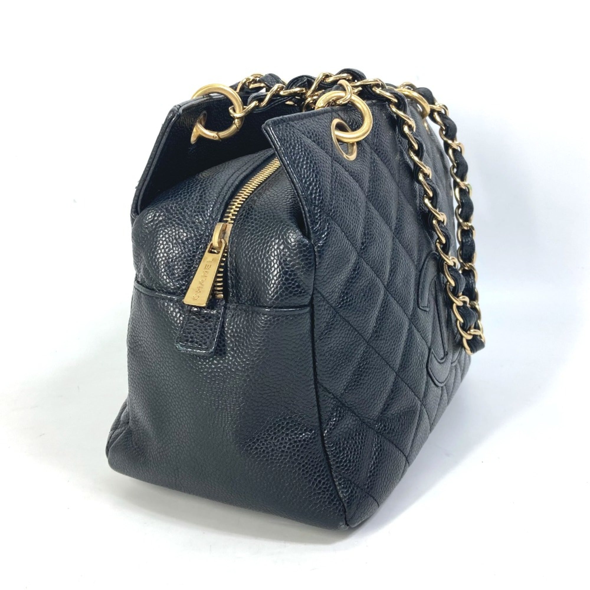 Chanel Black Leather Shoulder Bag (Pre-Owned)