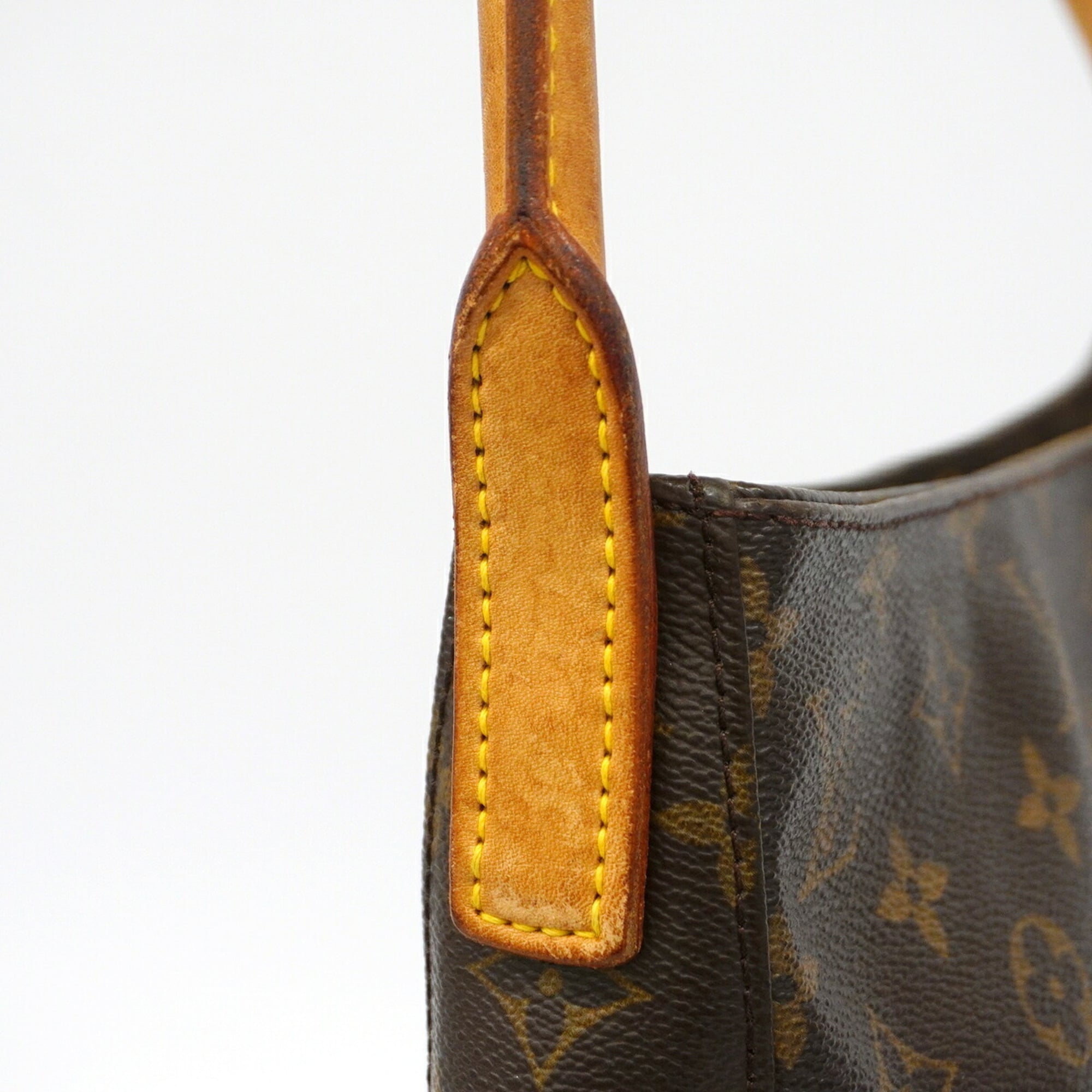 Louis Vuitton Brown Shoulder Bag (Pre-Owned)