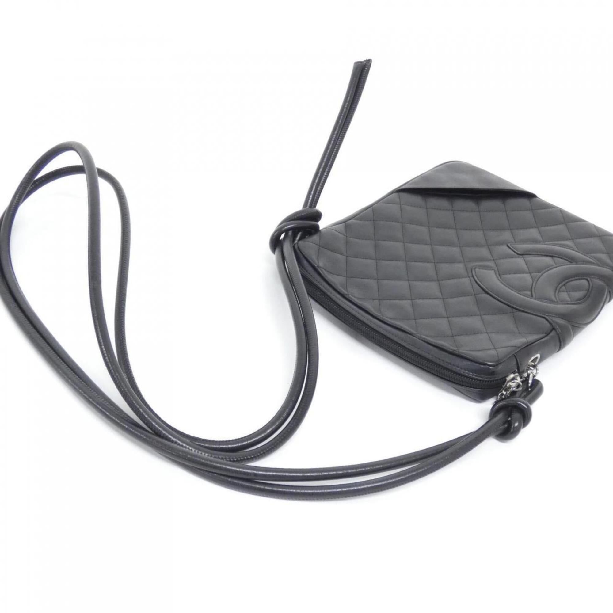 Chanel Black Leather Shoulder Bag (Pre-Owned)