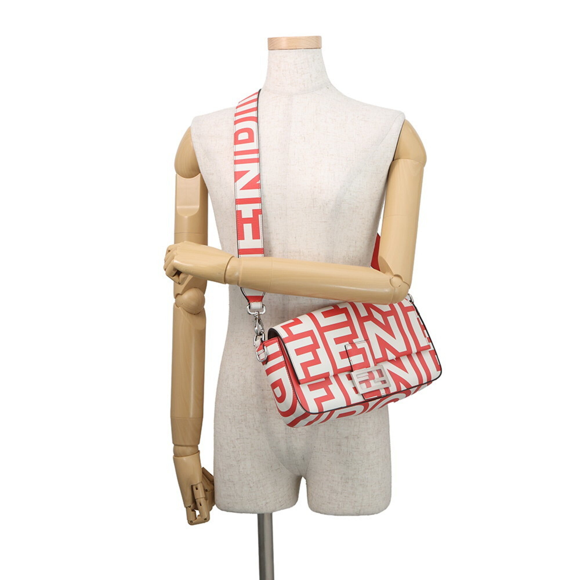 Fendi Red Color White Leather Handbag (Pre-Owned)