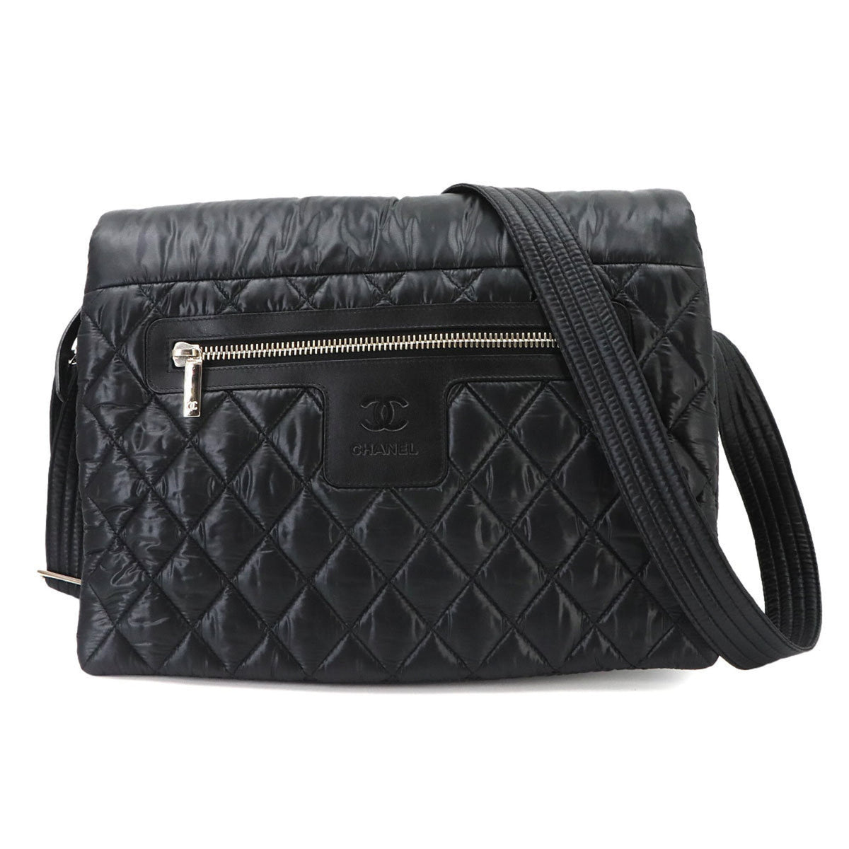 Chanel Black Nylon Leather Handbag Shoulder Bag (Pre-Owned)