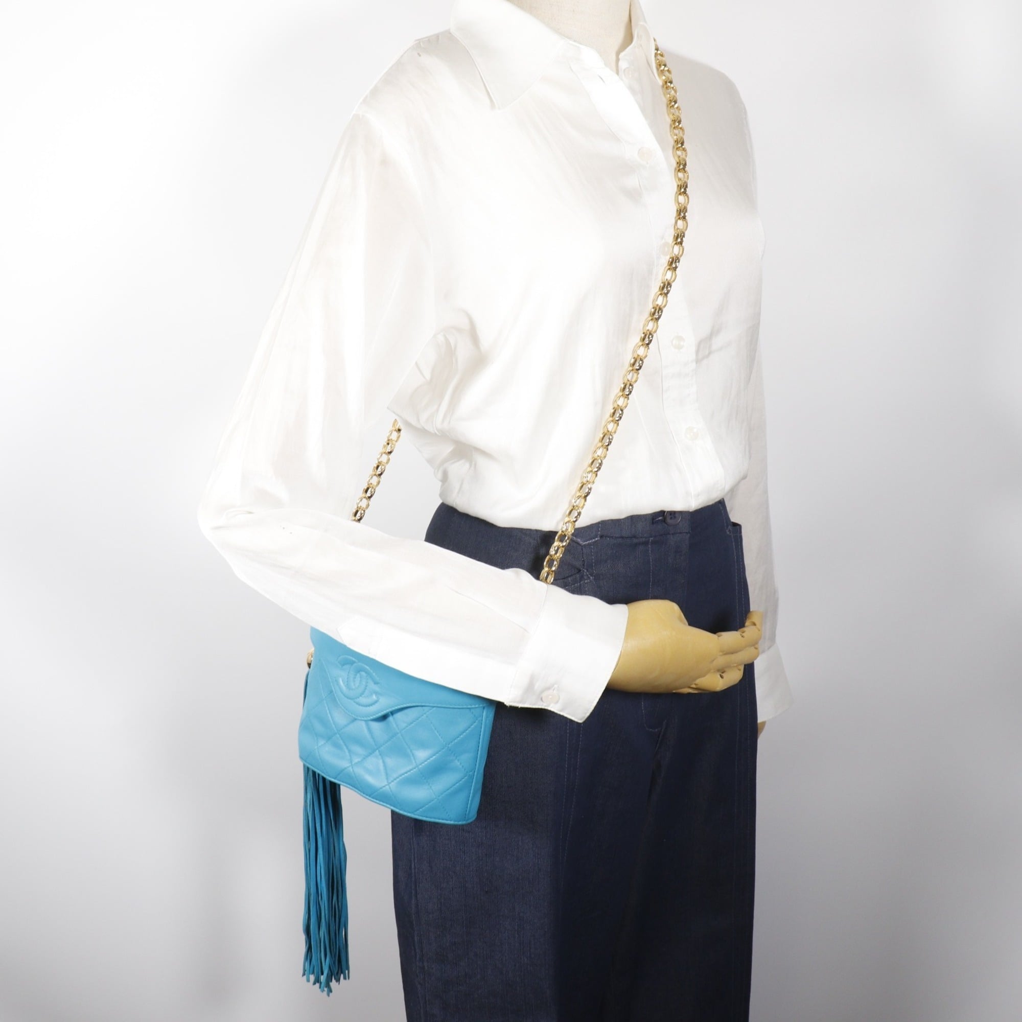 Chanel Blue Turquoise Leather Shoulder Bag (Pre-Owned)
