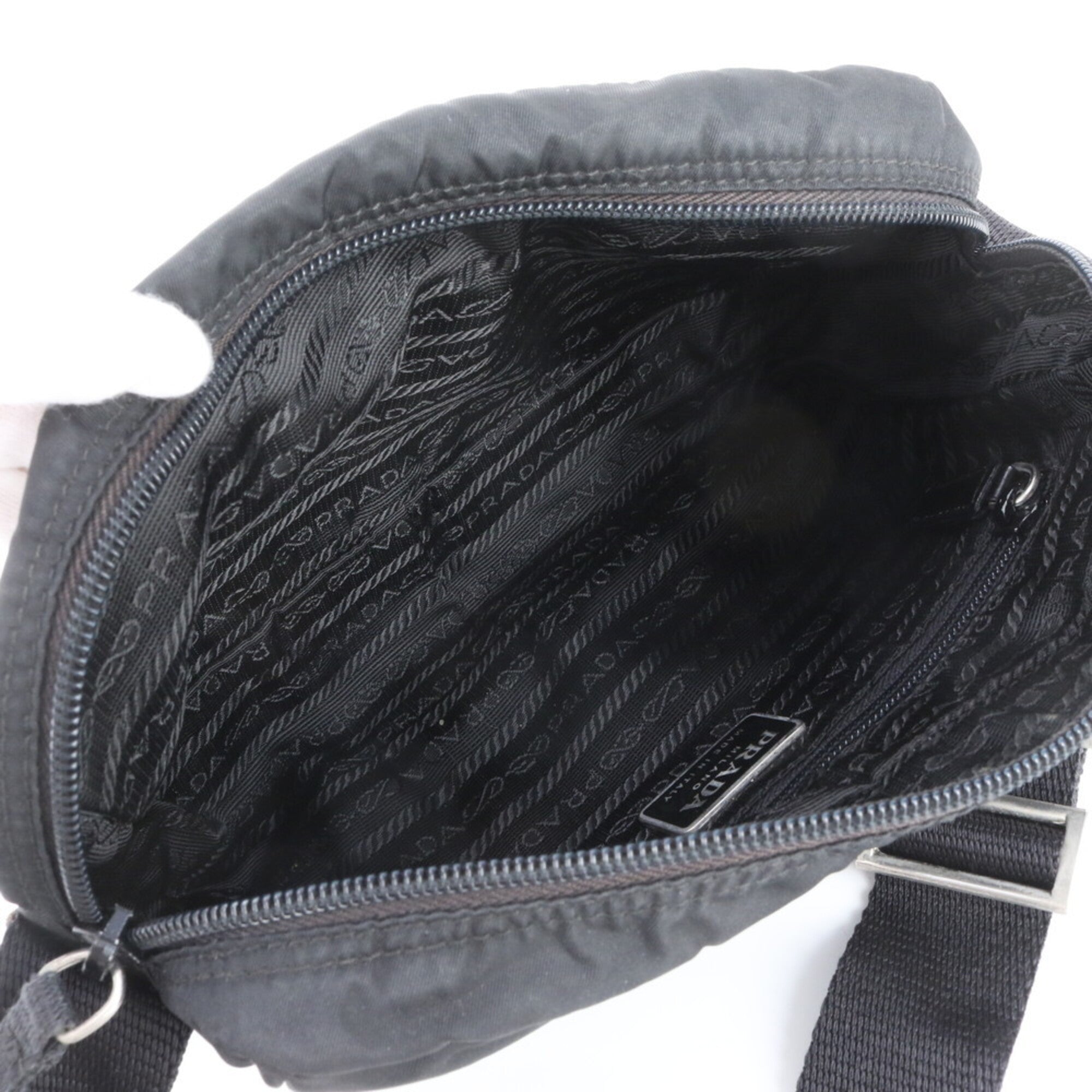 Prada Black Leather Nylon Shoulder Bag (Pre-Owned)