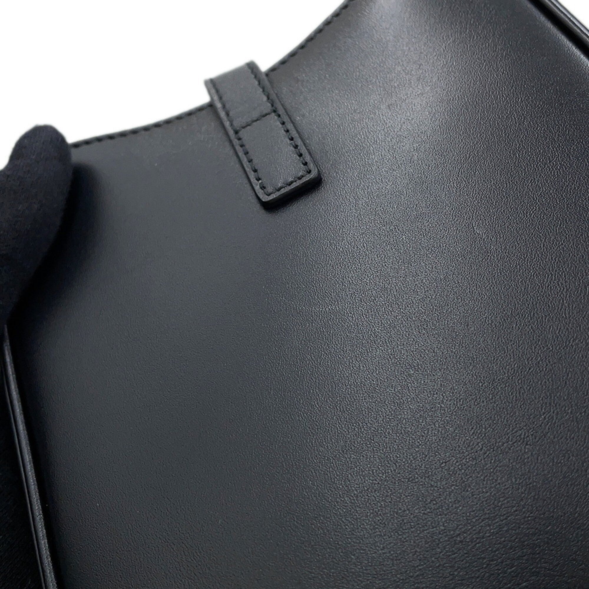 Yves Saint Laurent Black Leather Shoulder Bag (Pre-Owned)