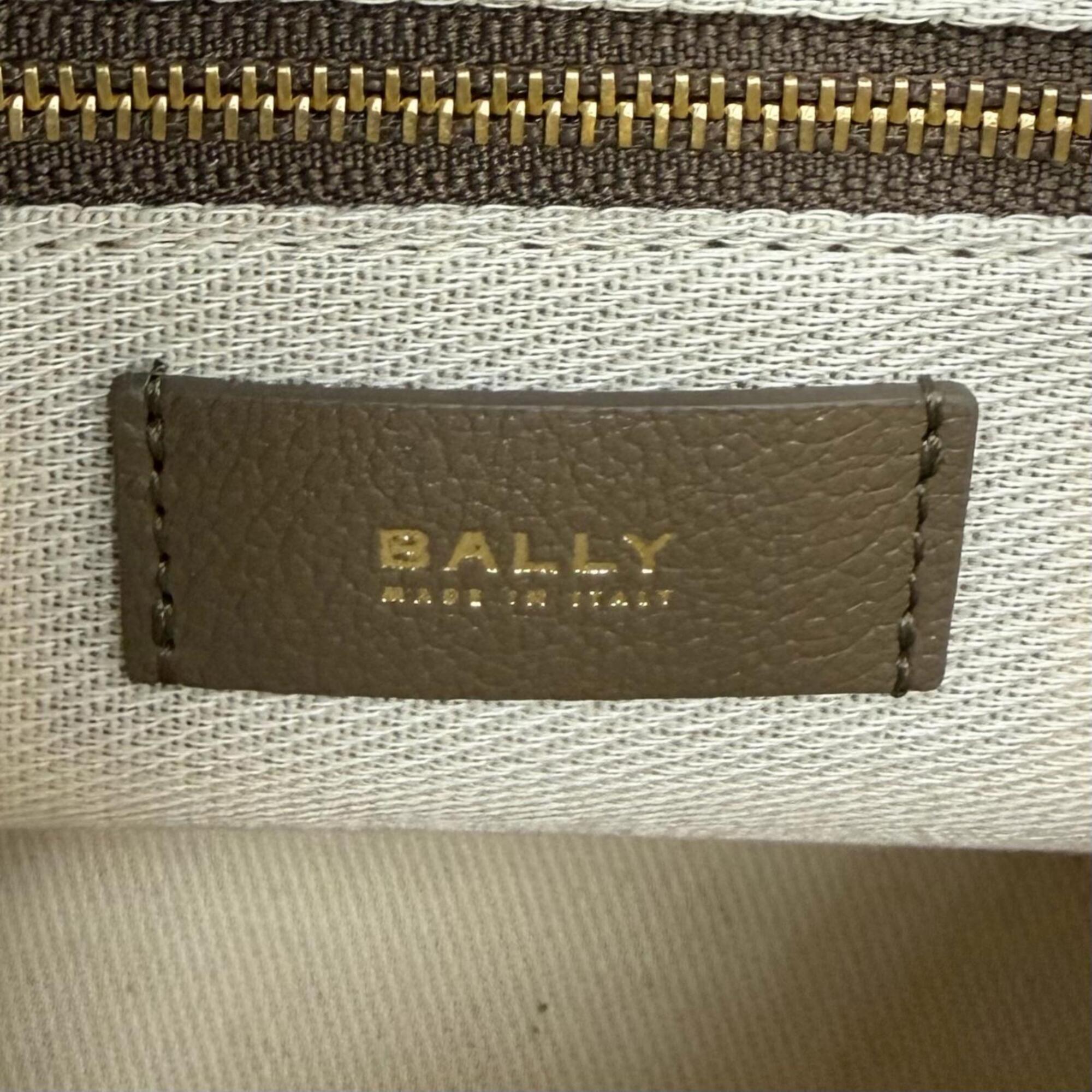 Bally Grayish Leather Handbag Shoulder Bag (Pre-Owned)