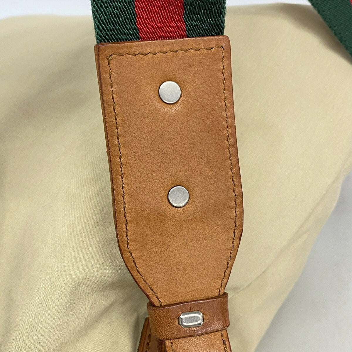 Gucci Beige Nylon Shoulder Bag (Pre-Owned)
