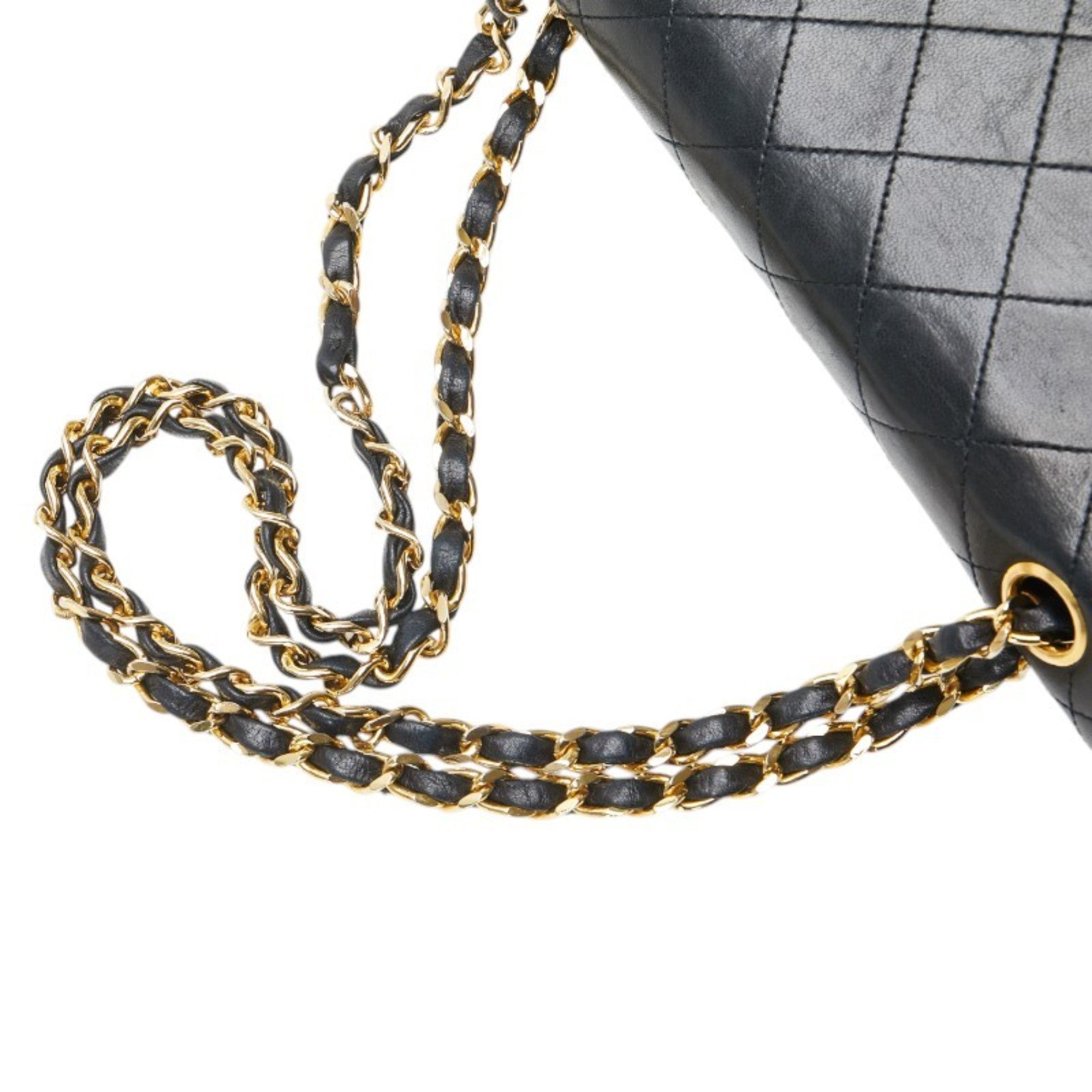 Chanel Matelasse Black Leather Shoulder Bag (Pre-Owned)