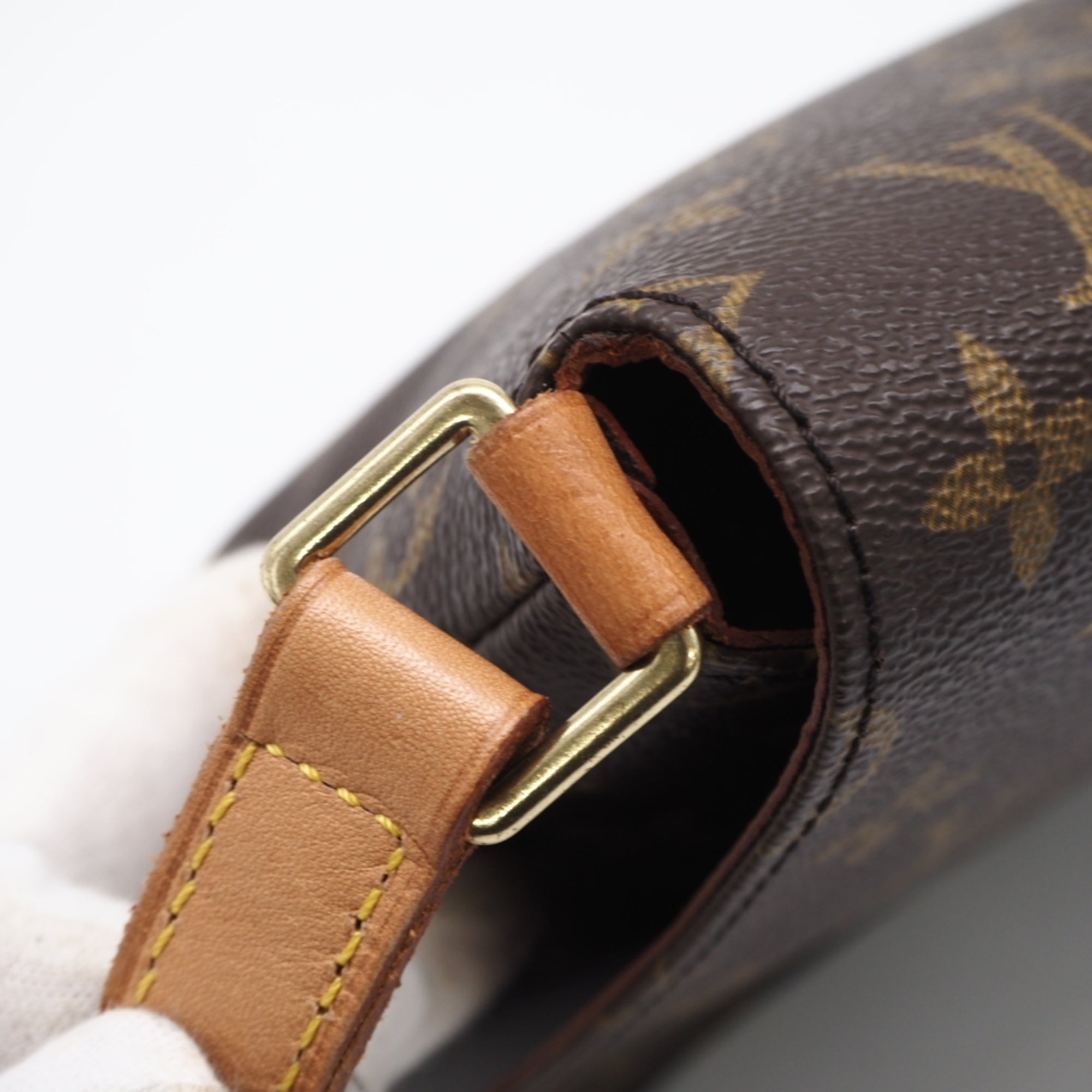 Louis Vuitton Brown Coated Canvas Leather Shoulder Bag (Pre-Owned)