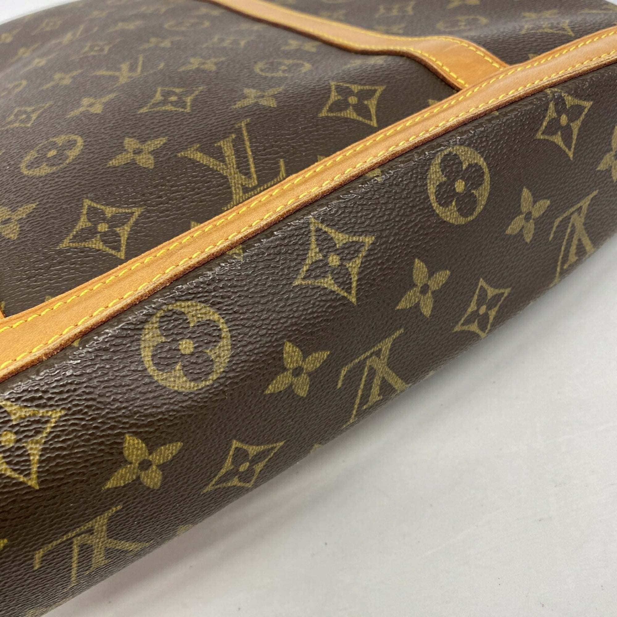 Louis Vuitton Brown Shoulder Bag (Pre-Owned)