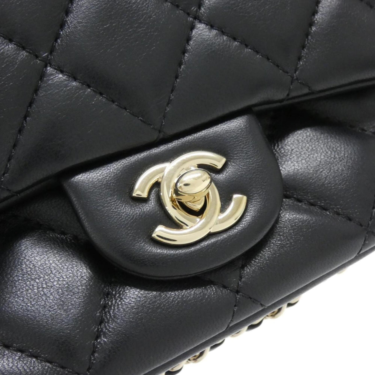 Chanel Black Artificial Pearl Leather Shoulder Bag (Pre-Owned)