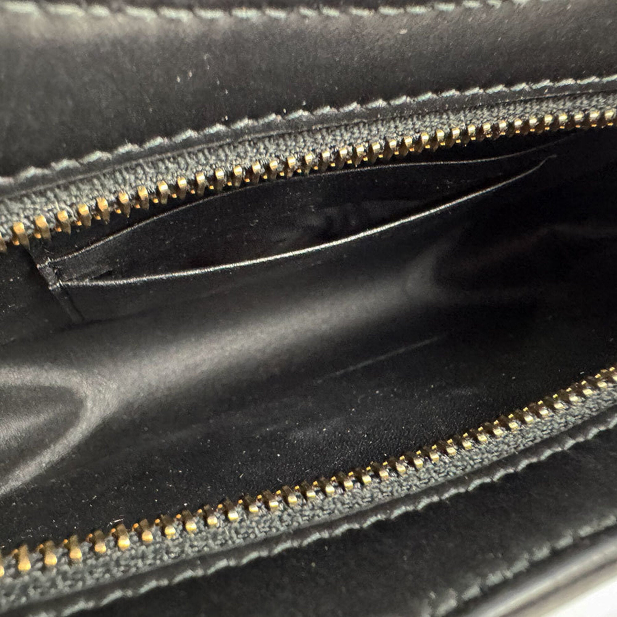 Christian Dior Black Leather Shoulder Bag (Pre-Owned)