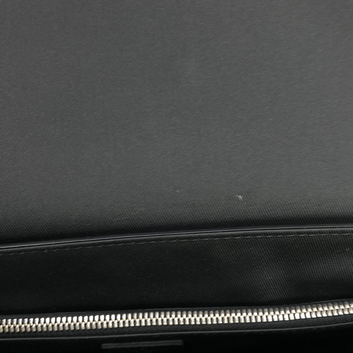 Louis Vuitton Black Leather Shoulder Bag (Pre-Owned)