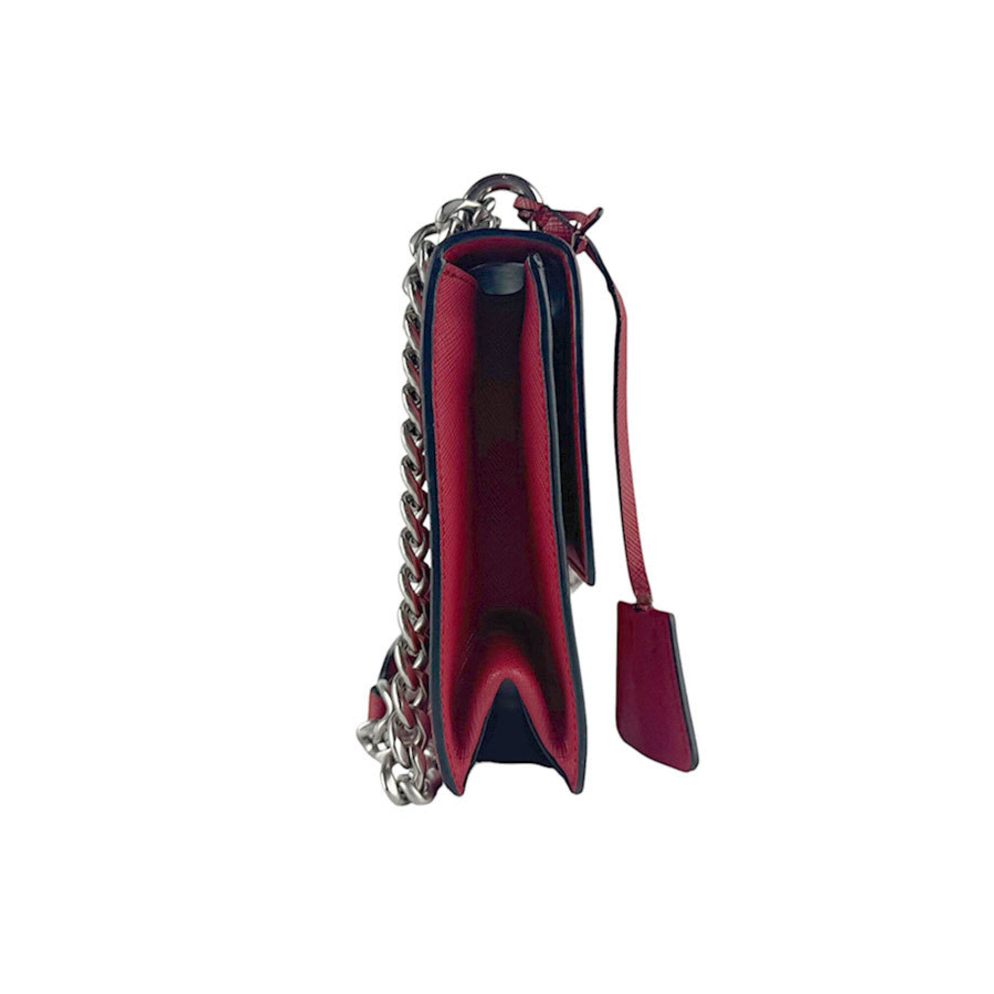 Prada Red Color Leather Shoulder Bag (Pre-Owned)