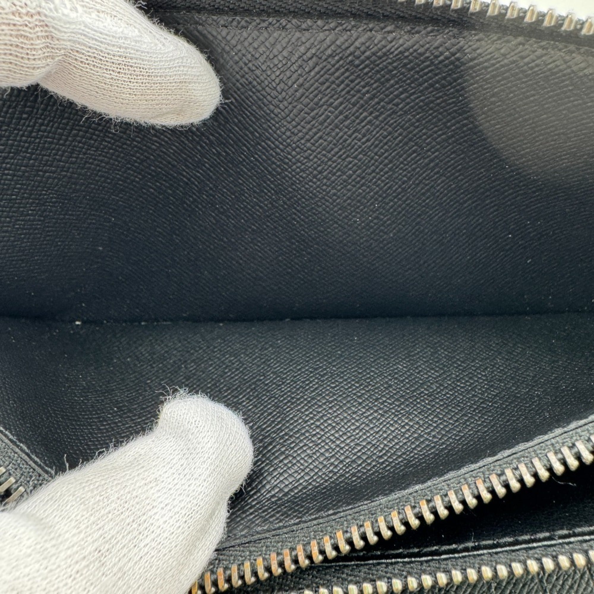 Louis Vuitton Black Gray Monogram Eclipse Monogram Eclipse Wallet (Bi-Fold) (Pre-Owned)