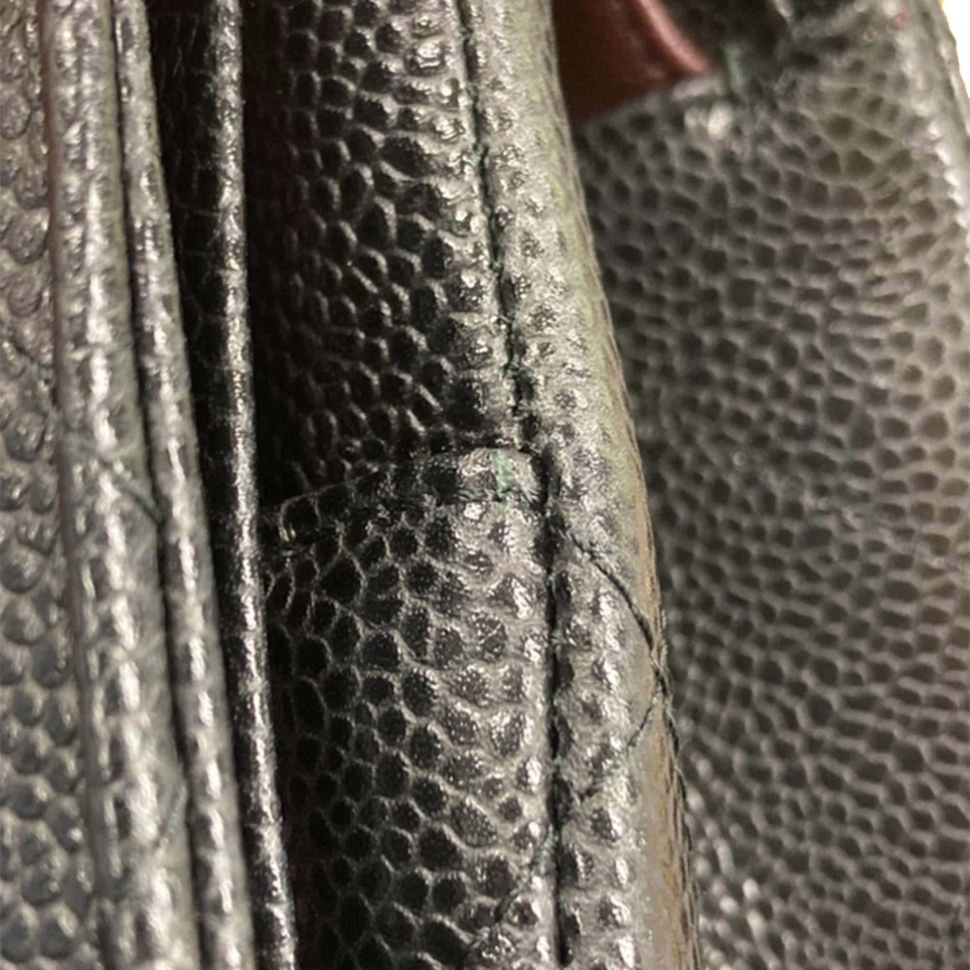Chanel Black Grained Calfskin Shoulder Bag (Pre-Owned)