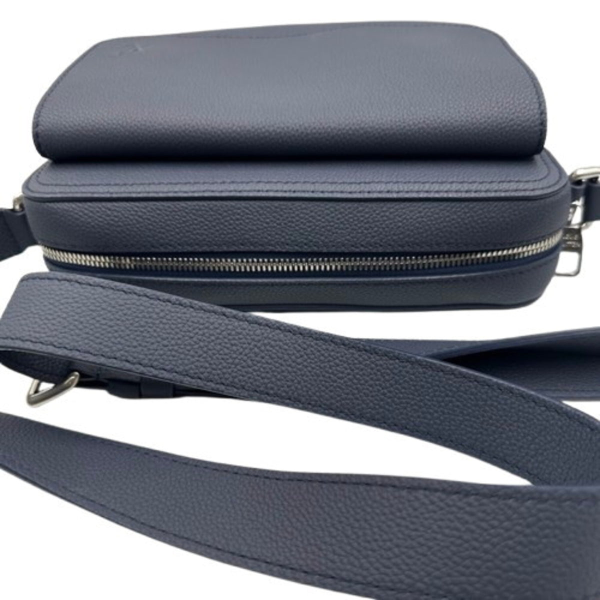 Louis Vuitton Navy Leather Shoulder Bag (Pre-Owned)