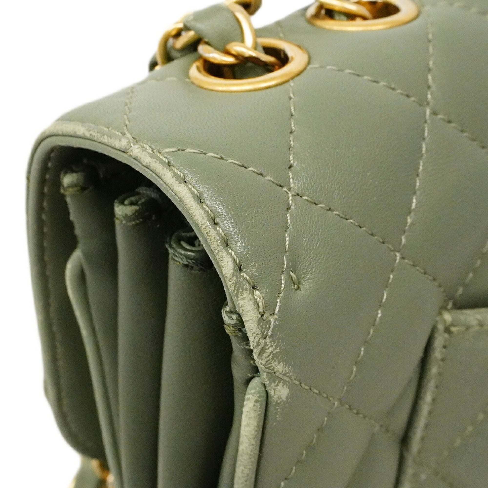 Chanel Green Leather Shoulder Bag (Pre-Owned)