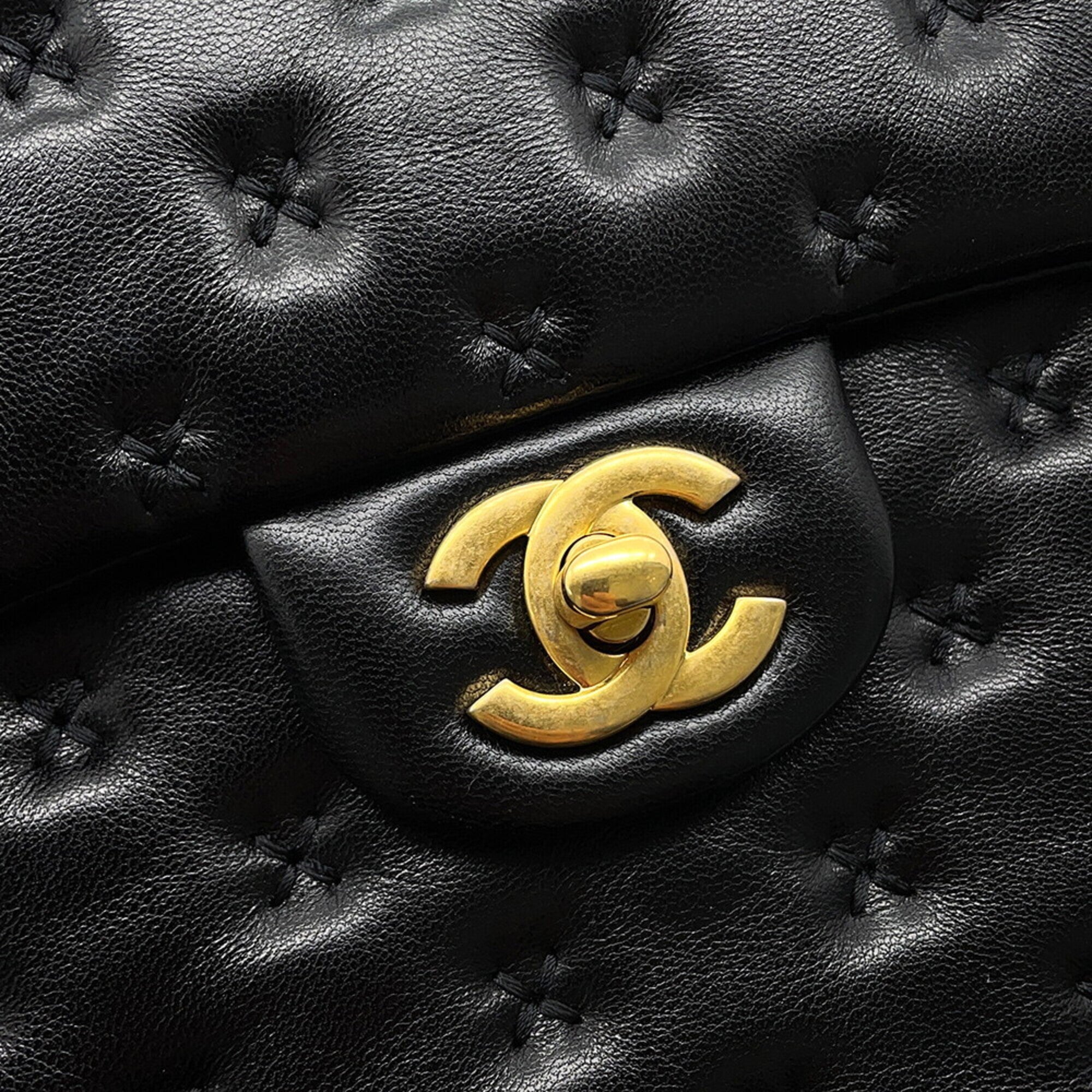 Chanel Black Leather Handbag Shoulder Bag (Pre-Owned)