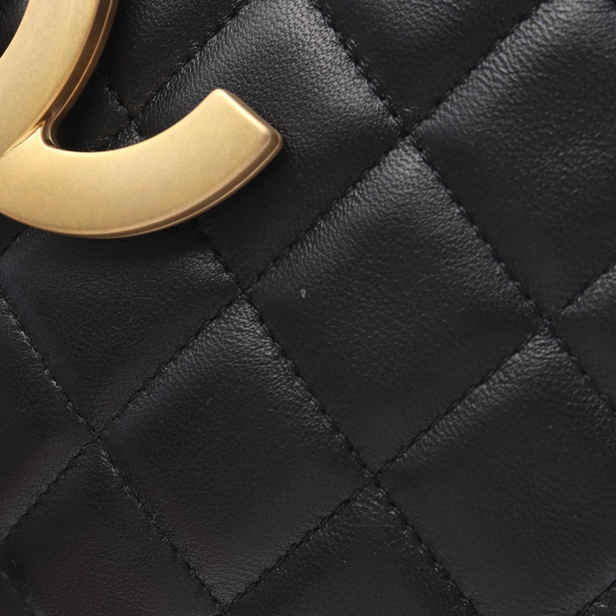 Chanel Black Leather Handbag Shoulder Bag (Pre-Owned)