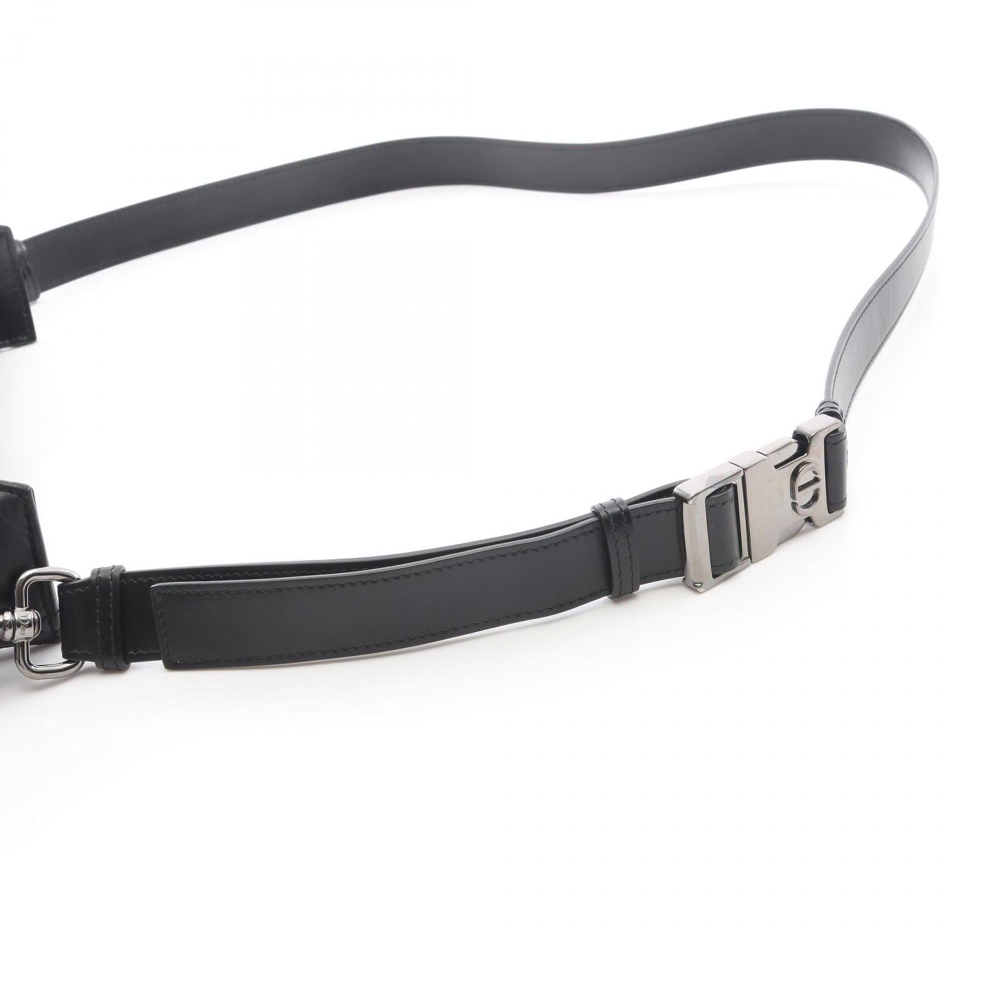 Christian Dior Black Leather Shoulder Bag (Pre-Owned)