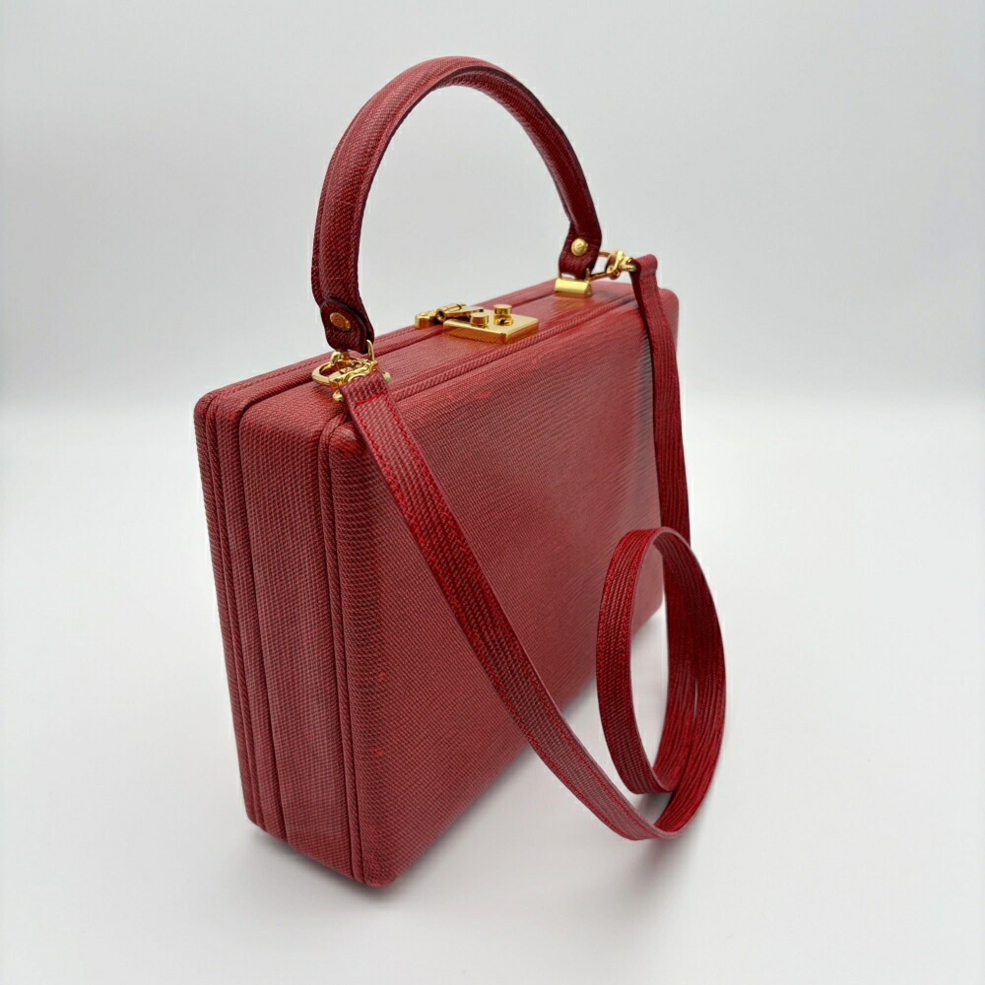 Fendi Red Color Leather Shoulder Bag (Pre-Owned)