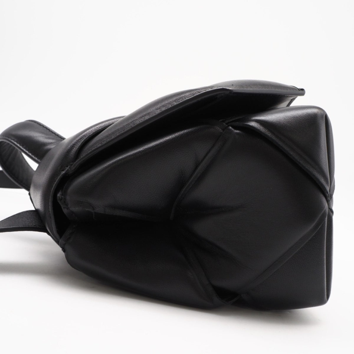 Bottega Veneta Black Leather Shoulder Bag (Pre-Owned)
