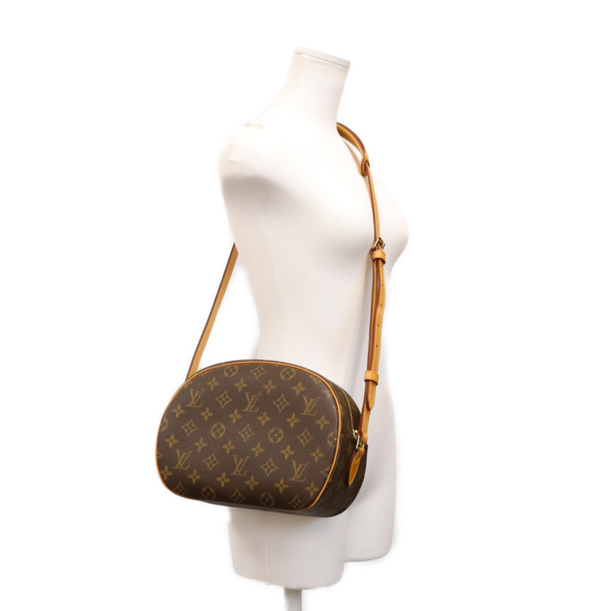 Louis Vuitton Brown Monogram Shoulder Bag (Pre-Owned)