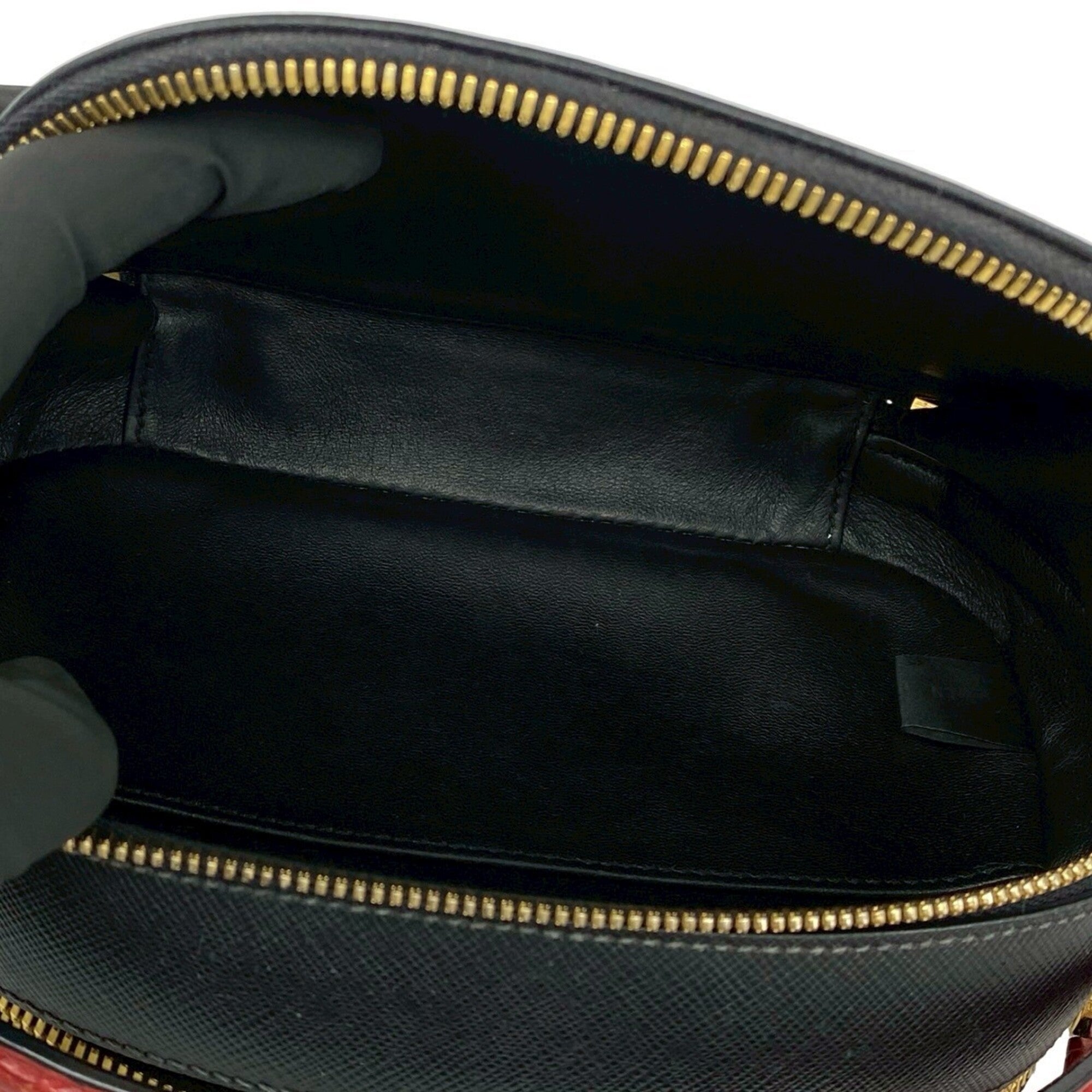 Prada Black Red Color Leather Shoulder Bag (Pre-Owned)