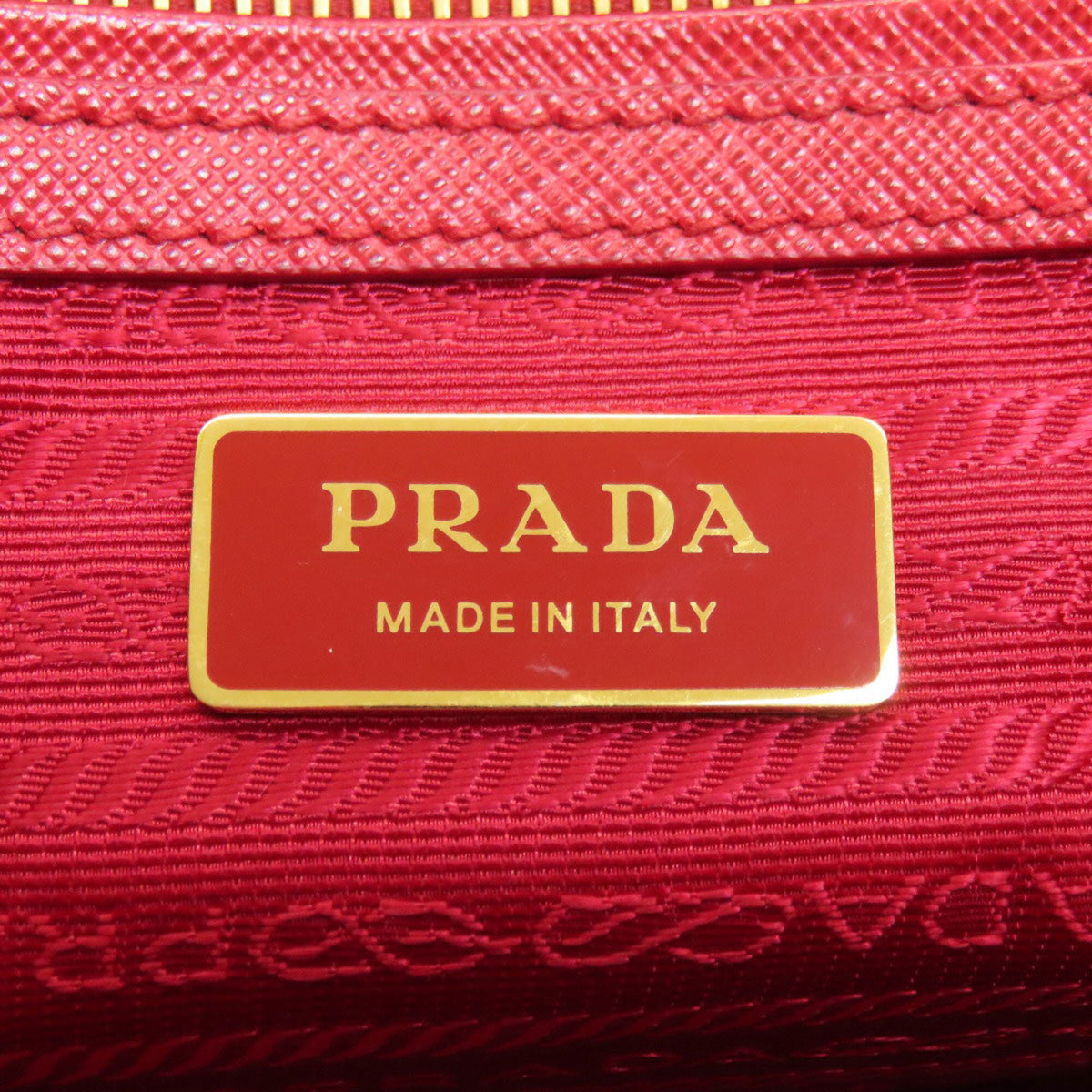 Prada Red Color Leather Handbag (Pre-Owned)