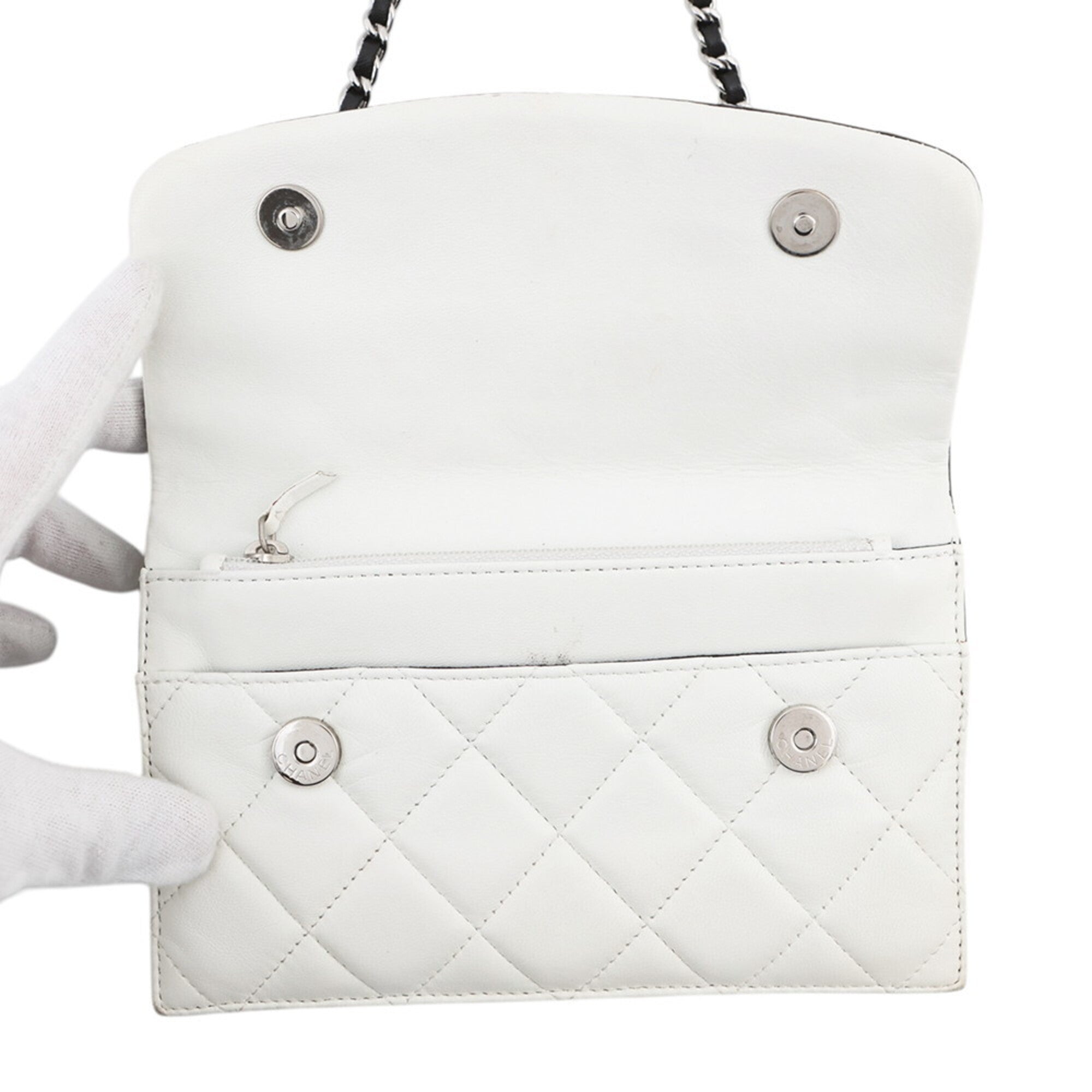 Chanel Black White Chain/Shoulder Wallet (Pre-Owned)