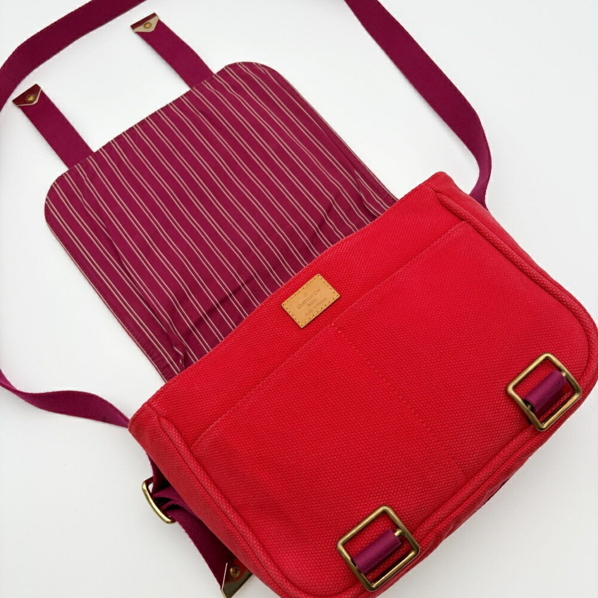 Louis Vuitton Rouge Canvas Shoulder Bag (Pre-Owned)