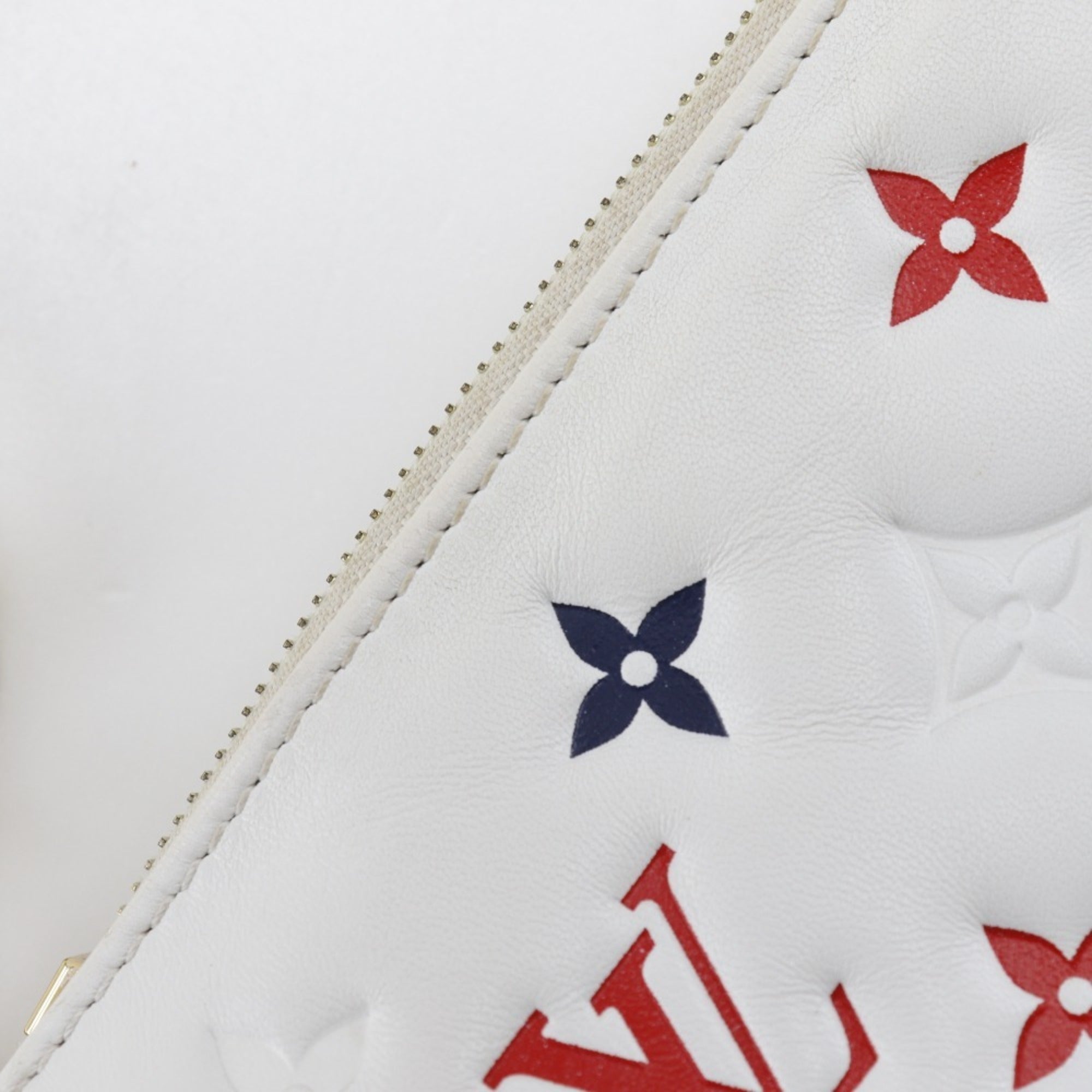 Louis Vuitton Navy Red Color White Leather Shoulder Bag (Pre-Owned)
