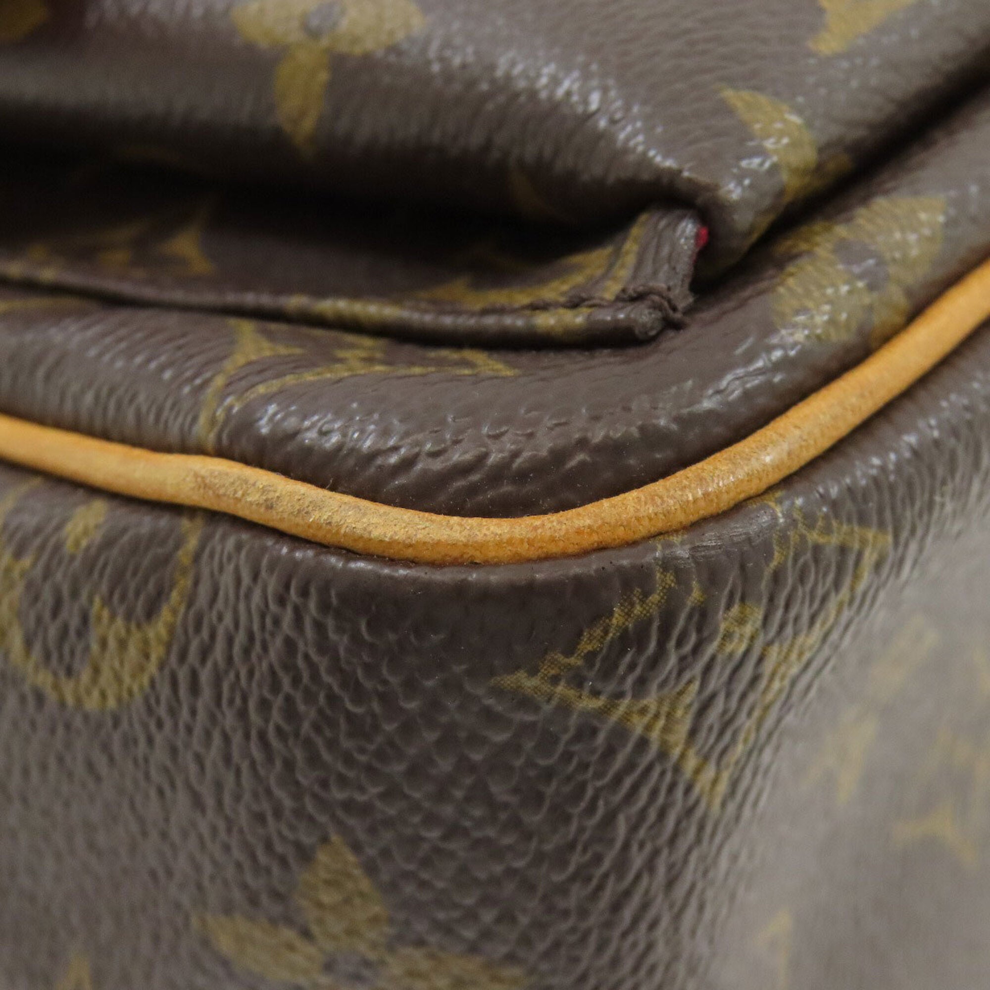 Louis Vuitton Monogram Monogram Monogram Shoulder Bag (Pre-Owned)