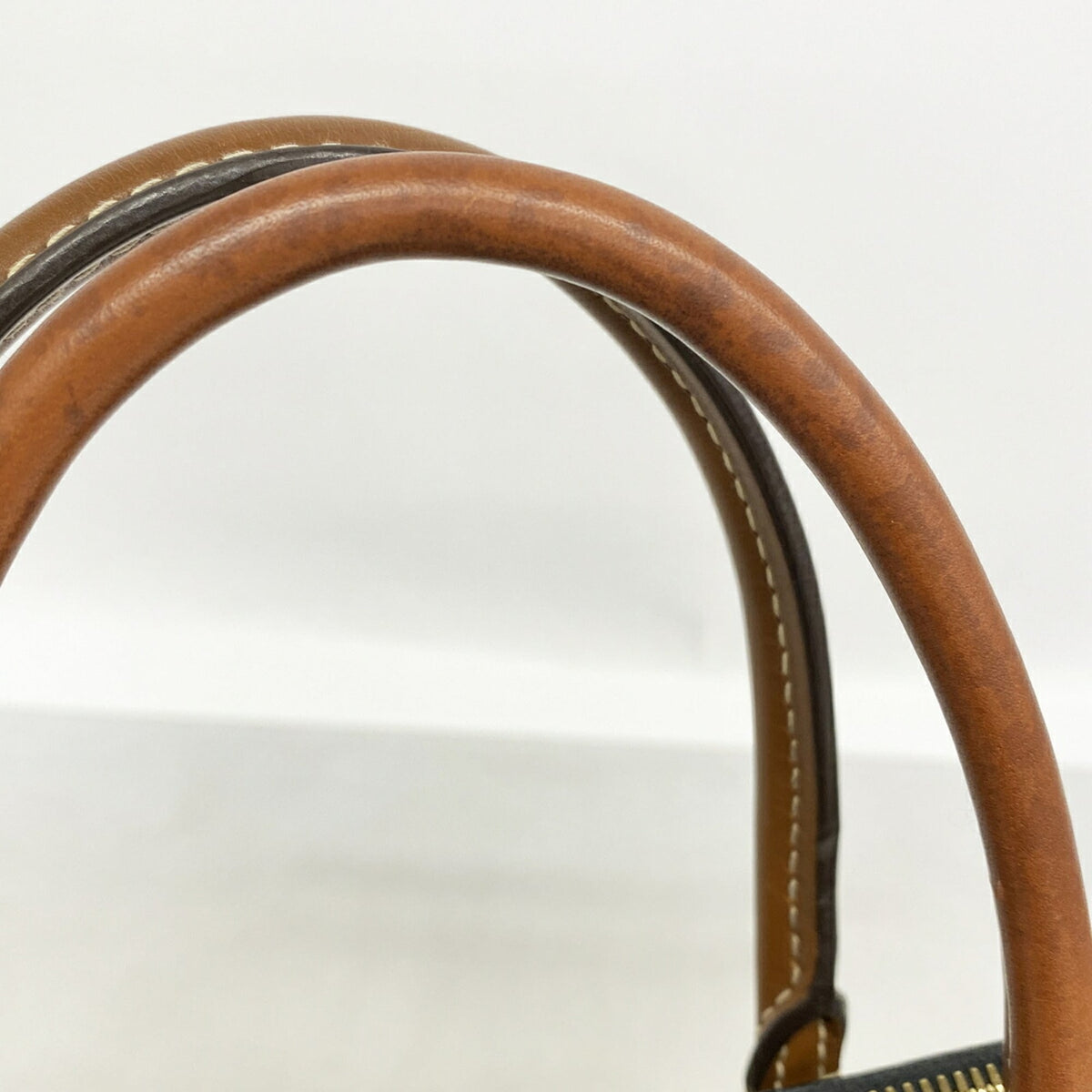Louis Vuitton Noir Handbag (Pre-Owned)