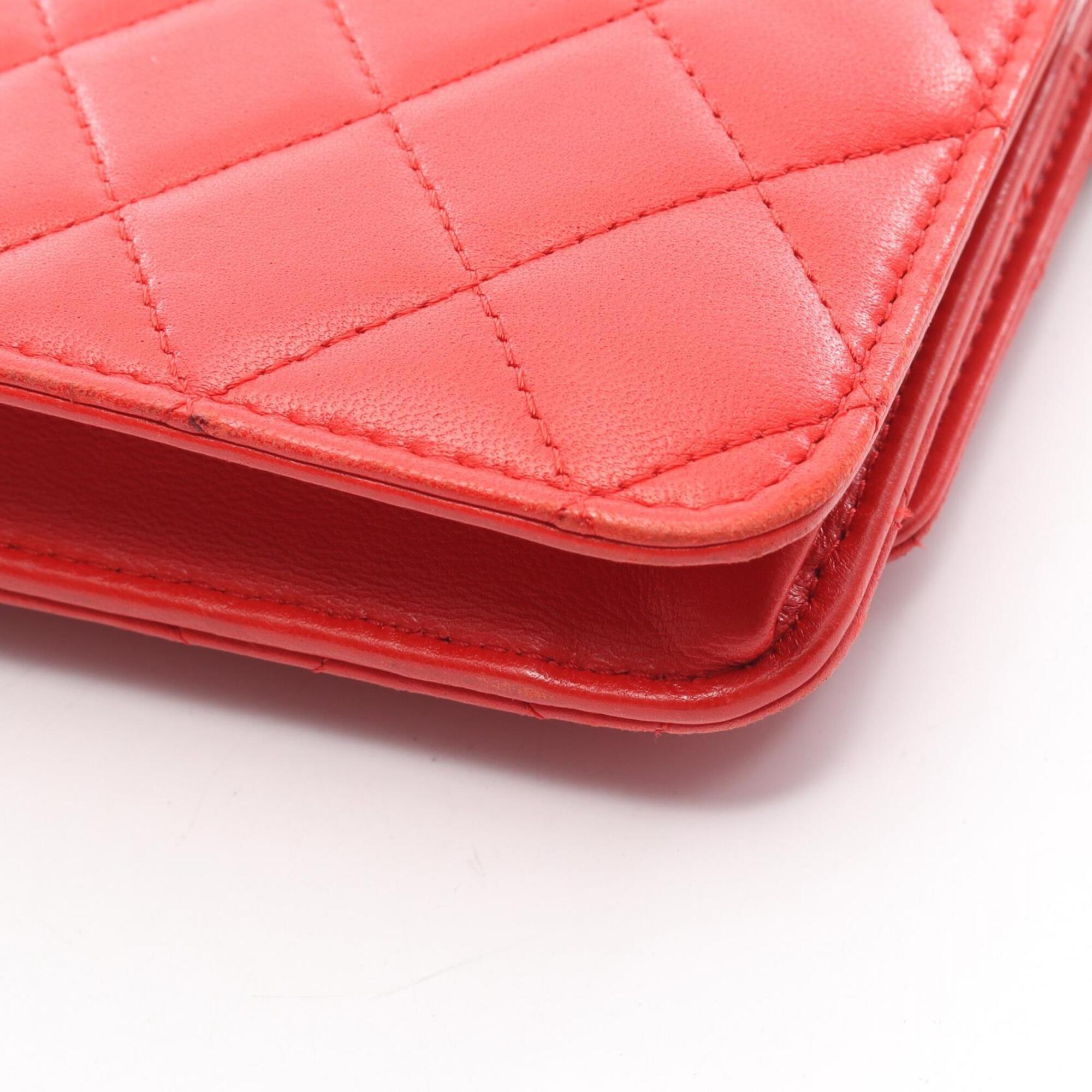 Chanel Red Color Leather Handbag Shoulder Bag (Pre-Owned)
