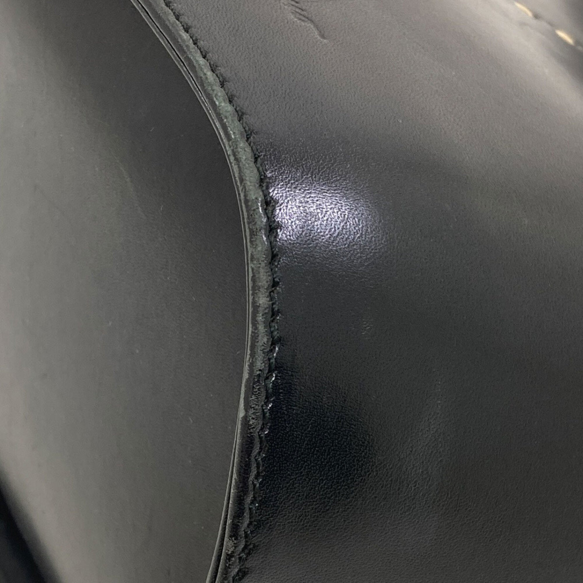 Salvatore Ferragamo Black Leather Handbag (Pre-Owned)