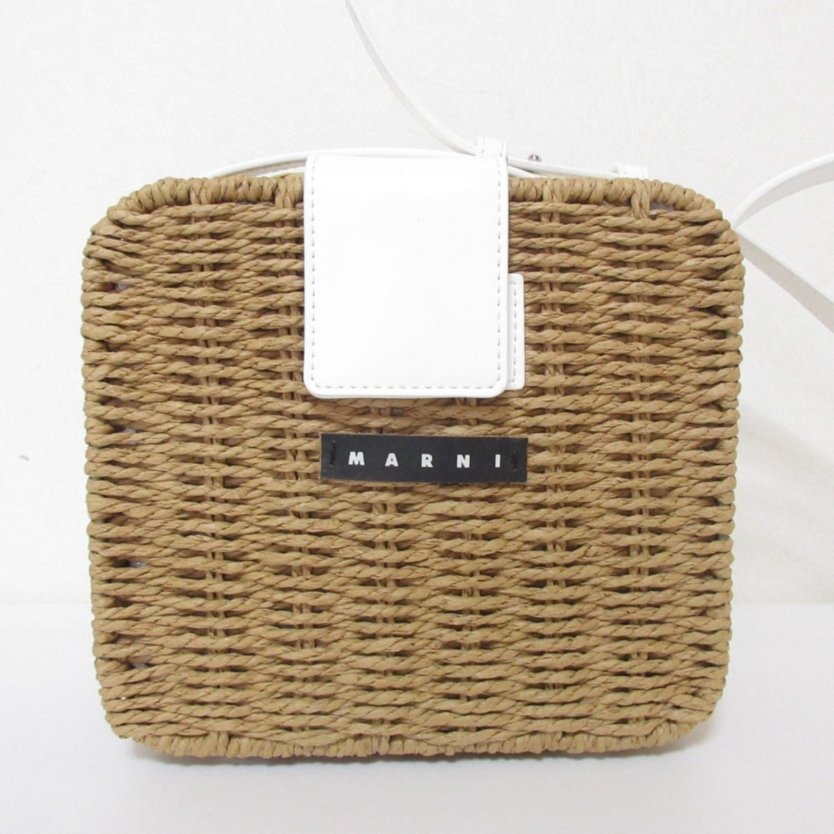 Marni Beige White Shoulder Bag (Pre-Owned)