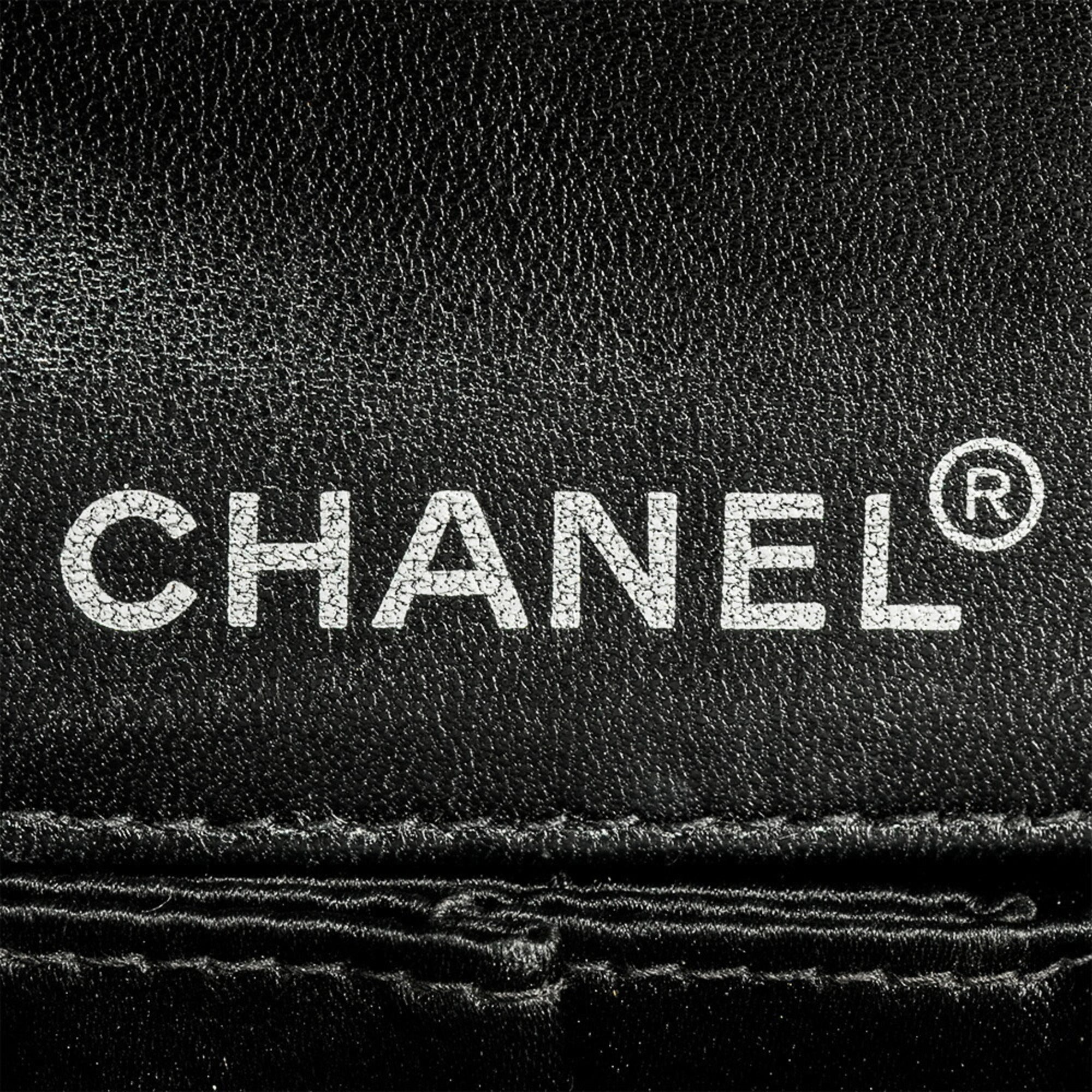 Chanel Black Nylon Shoulder Bag (Pre-Owned)