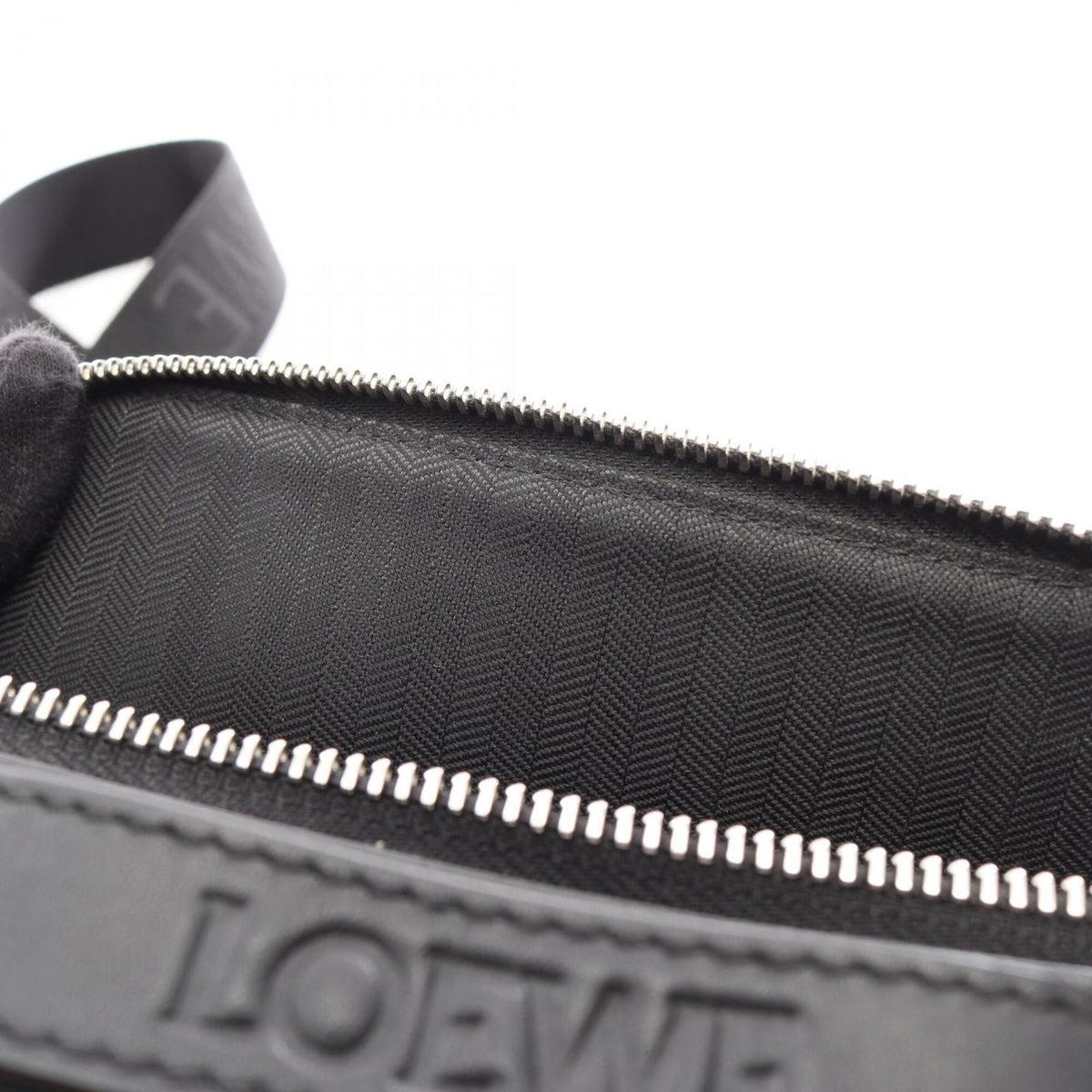 Loewe Black Leather Handbag (Pre-Owned)